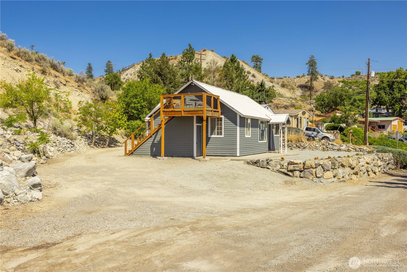 325 E Highland Avenue