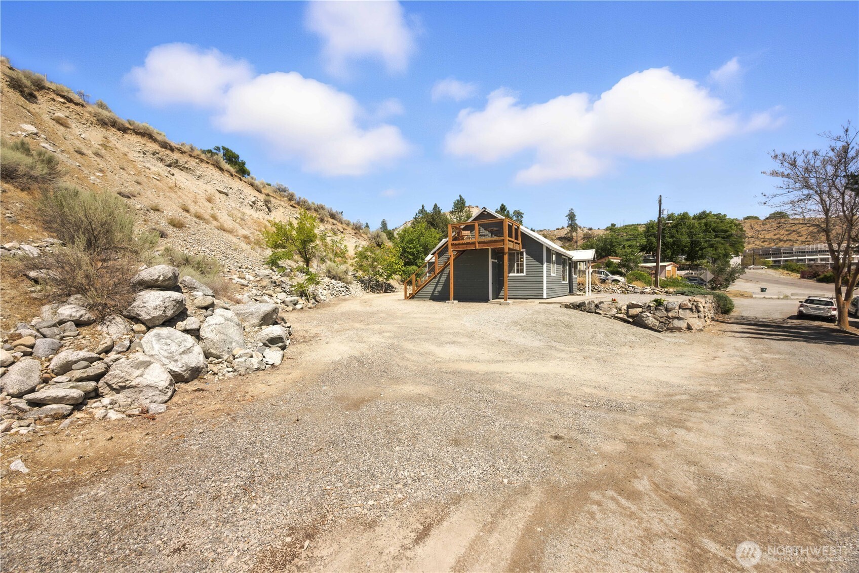 325 E Highland Avenue