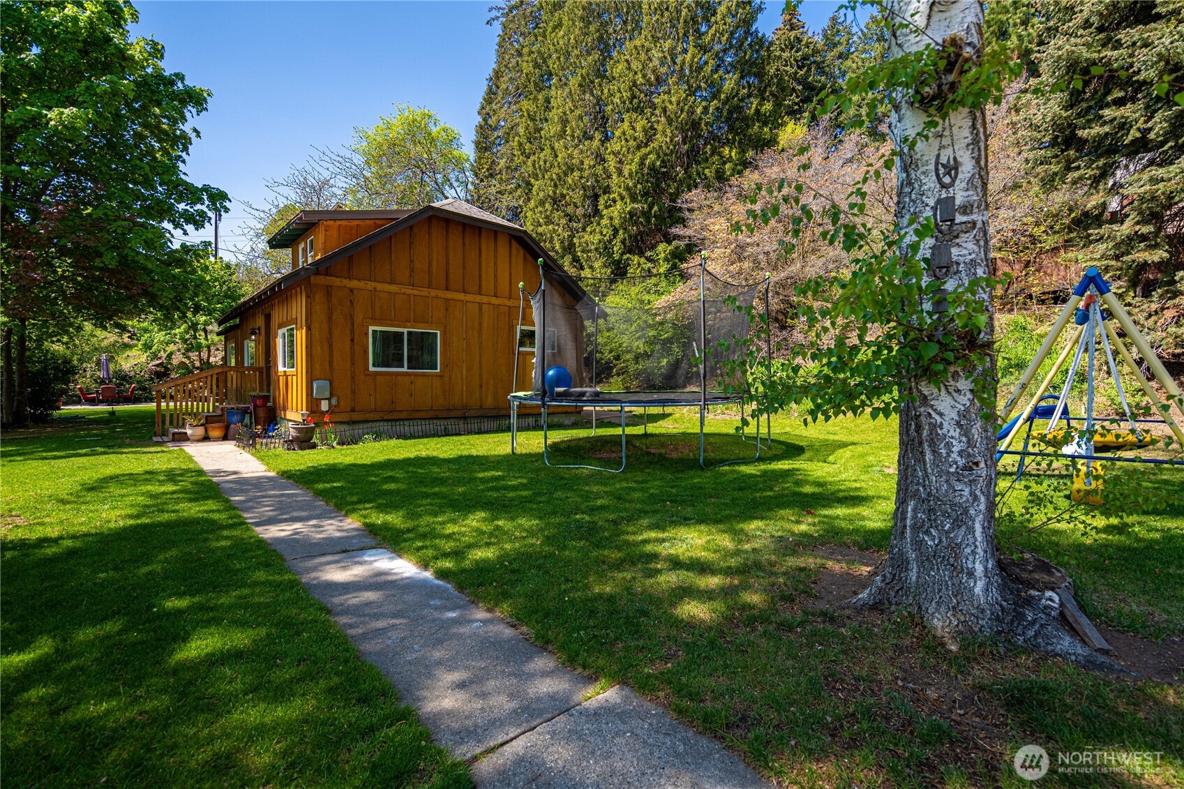 2474 Larsen Ln