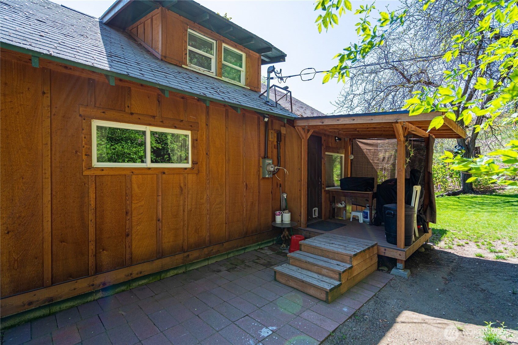 2474 Larsen Ln