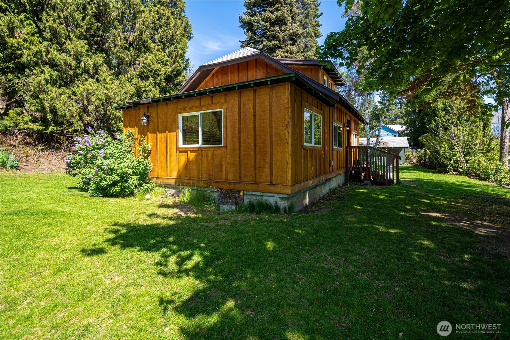 2474 Larsen Ln