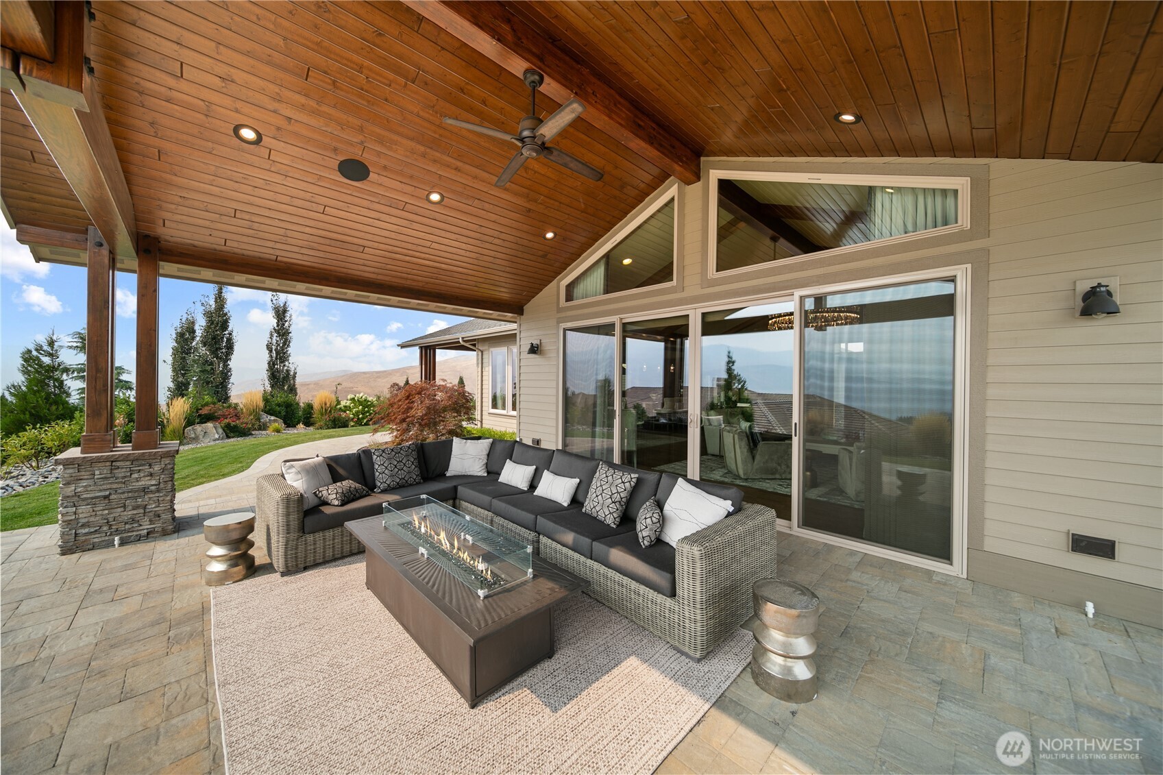 4095 W Eaglerock Drive