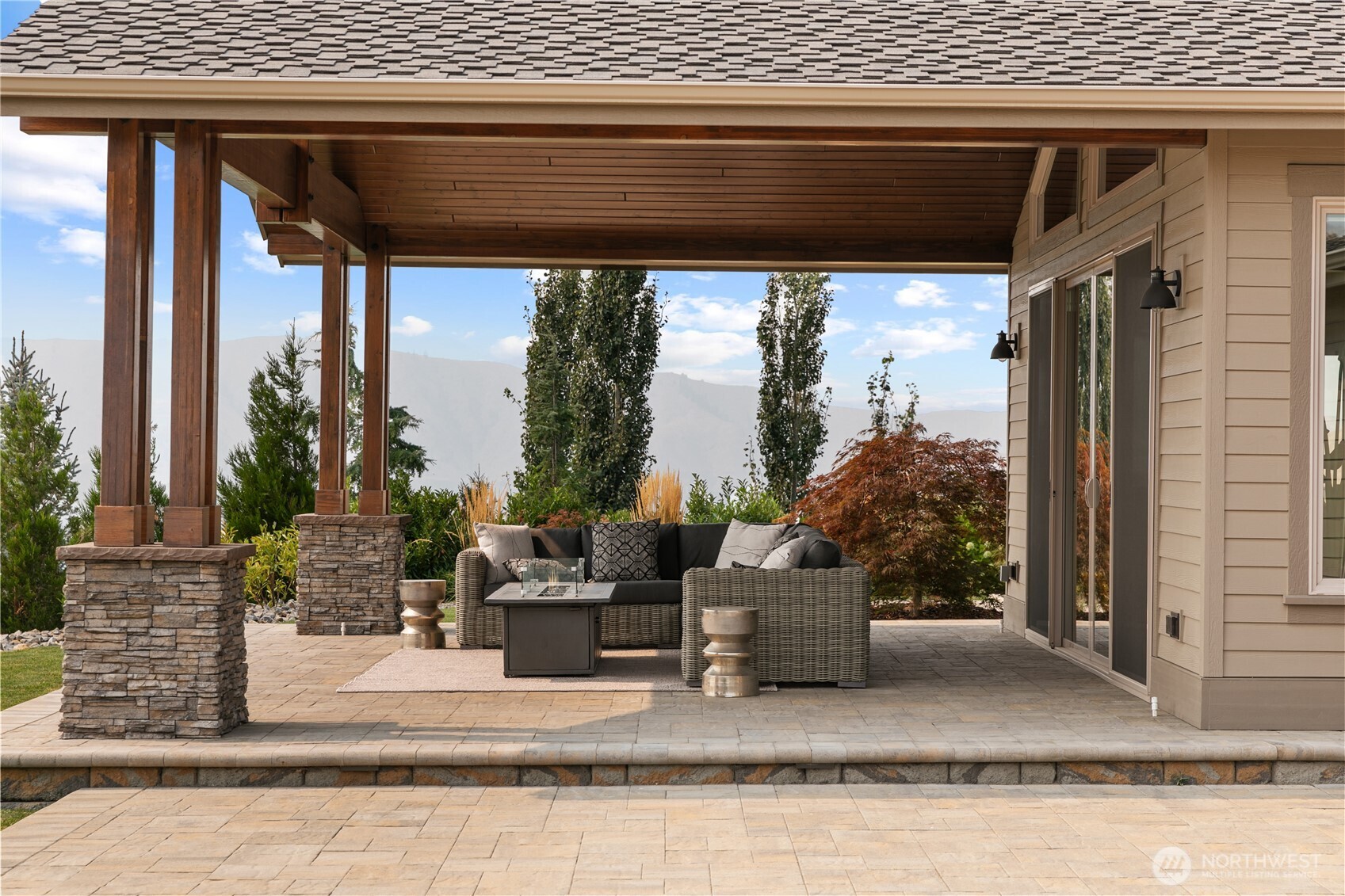 4095 W Eaglerock Drive