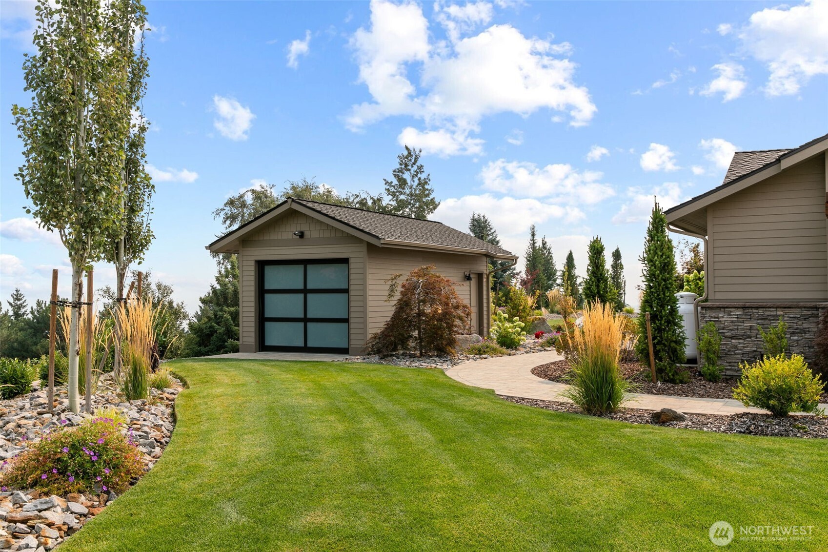 4095 W Eaglerock Drive