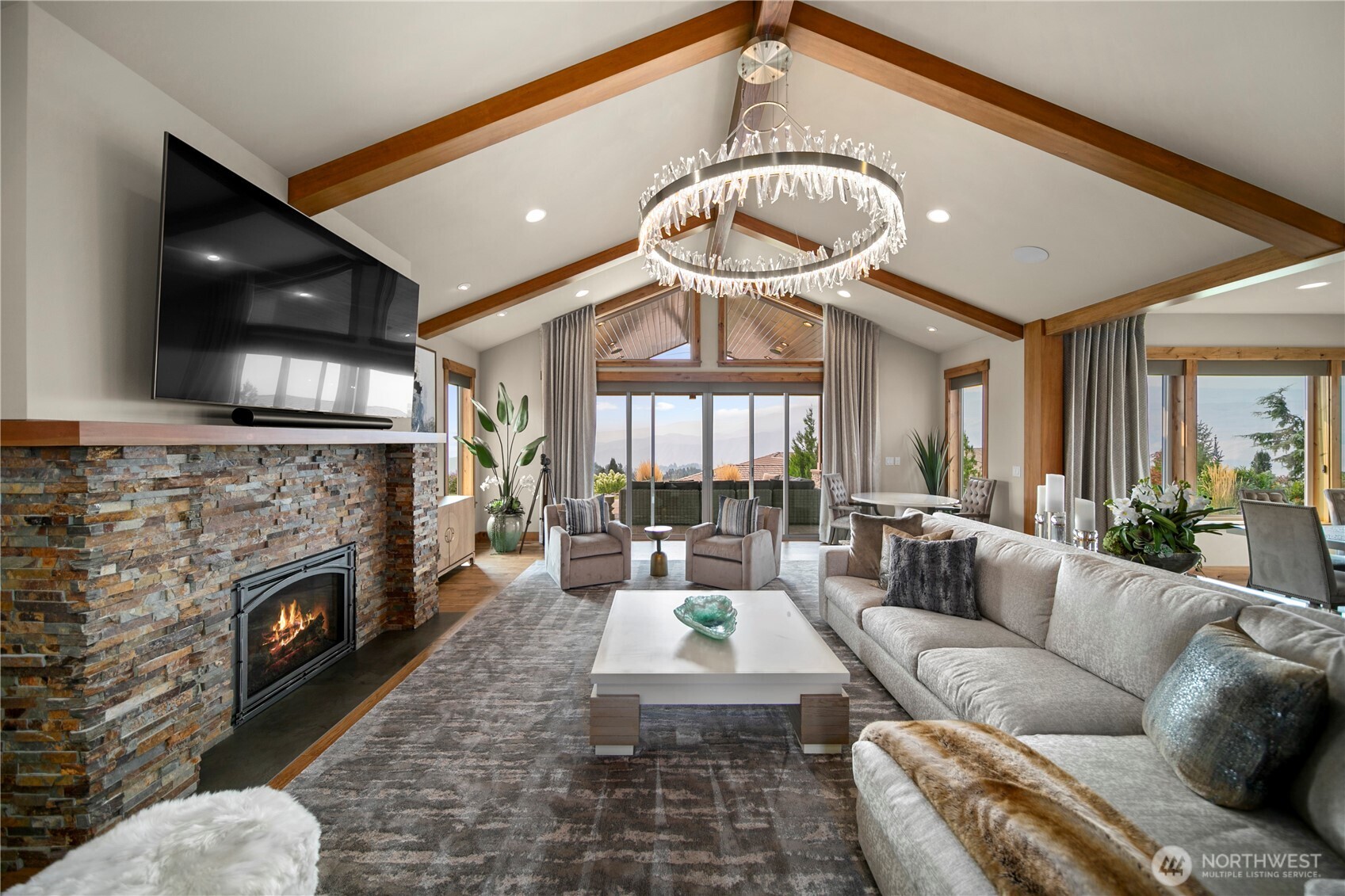 4095 W Eaglerock Drive