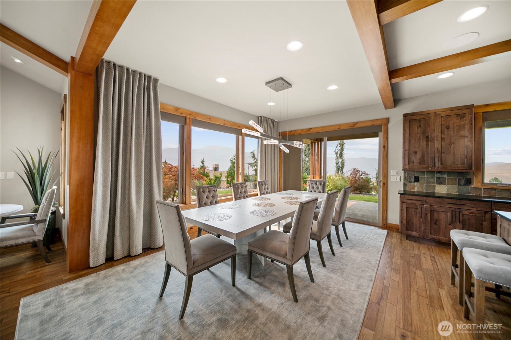 4095 W Eaglerock Drive