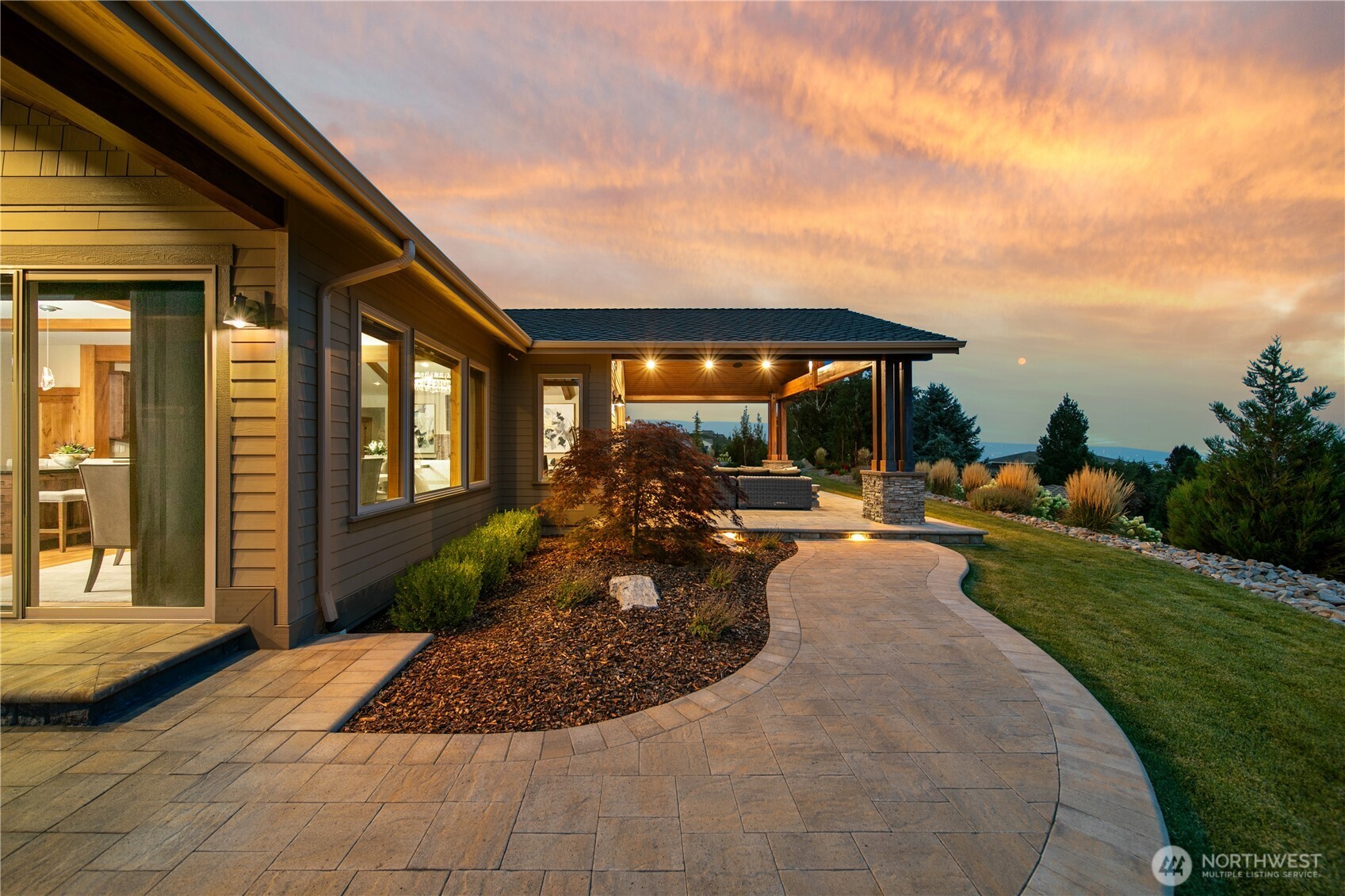 4095 W Eaglerock Drive