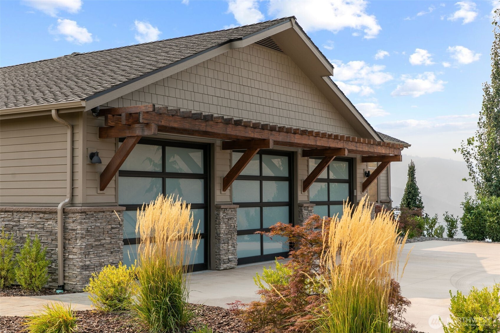 4095 W Eaglerock Drive