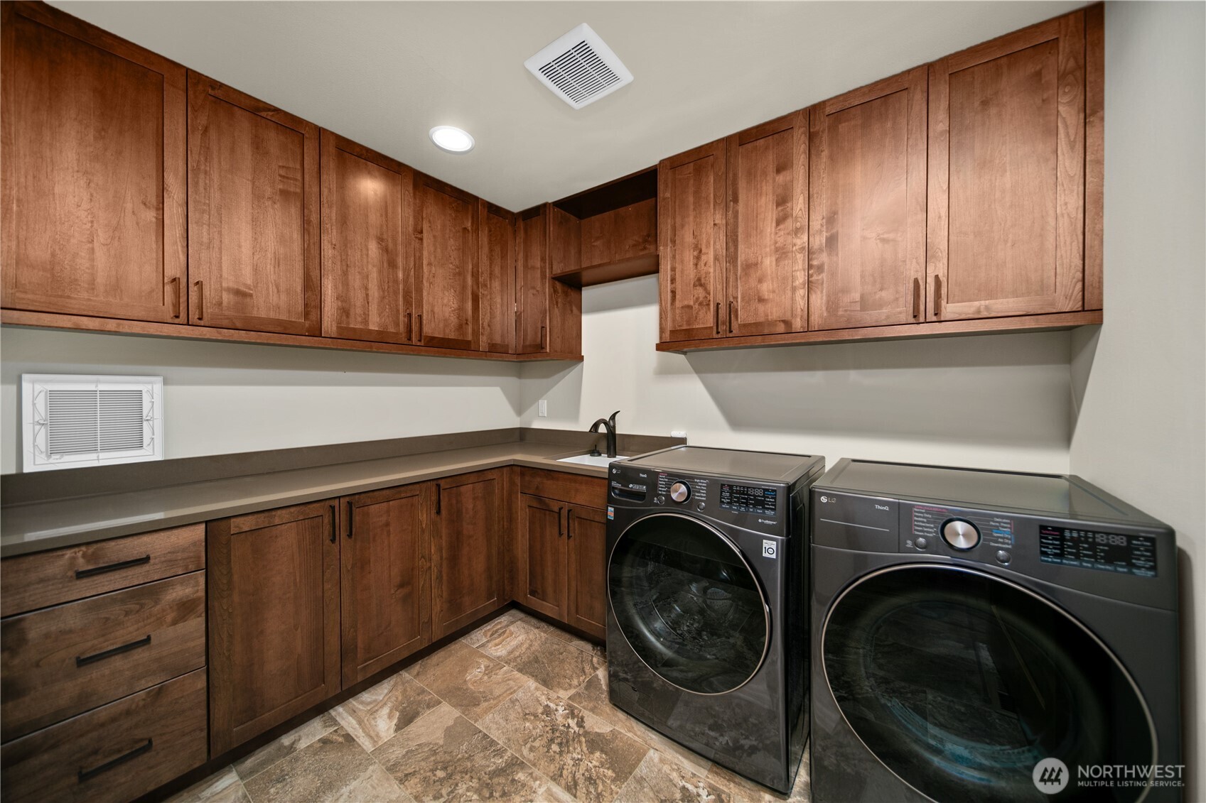 4095 W Eaglerock Drive