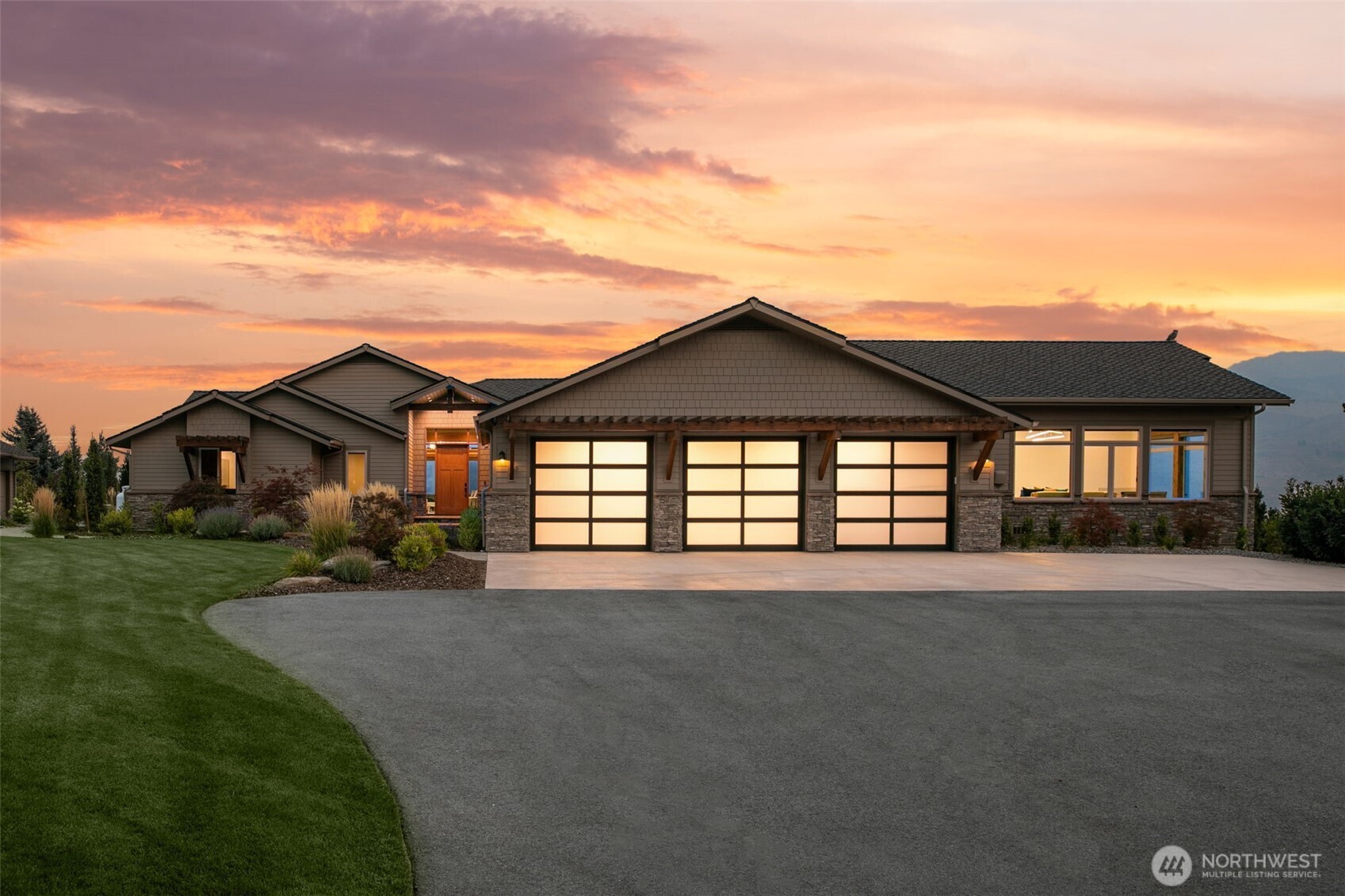 4095 W Eaglerock Drive