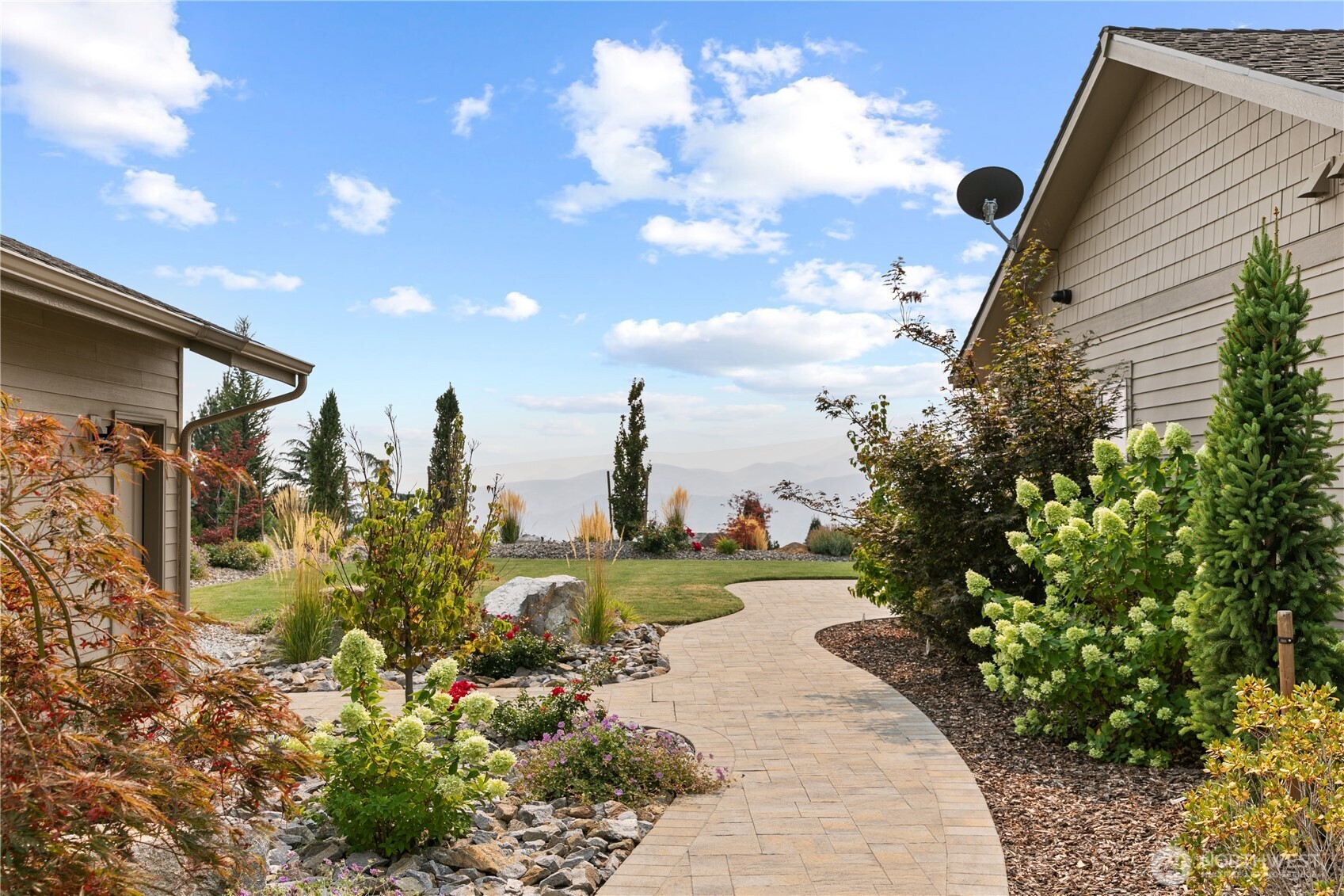 4095 W Eaglerock Drive