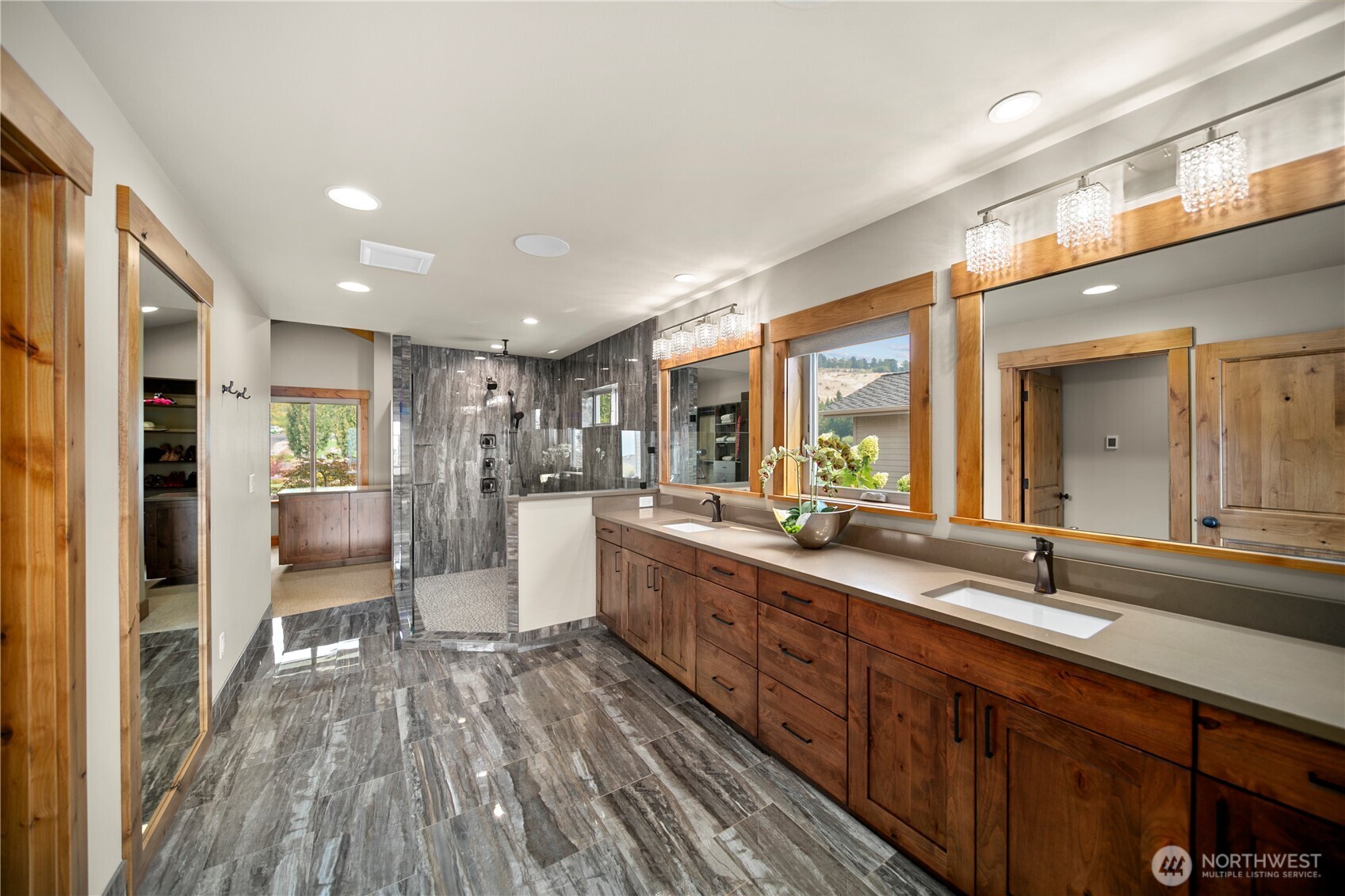 4095 W Eaglerock Drive