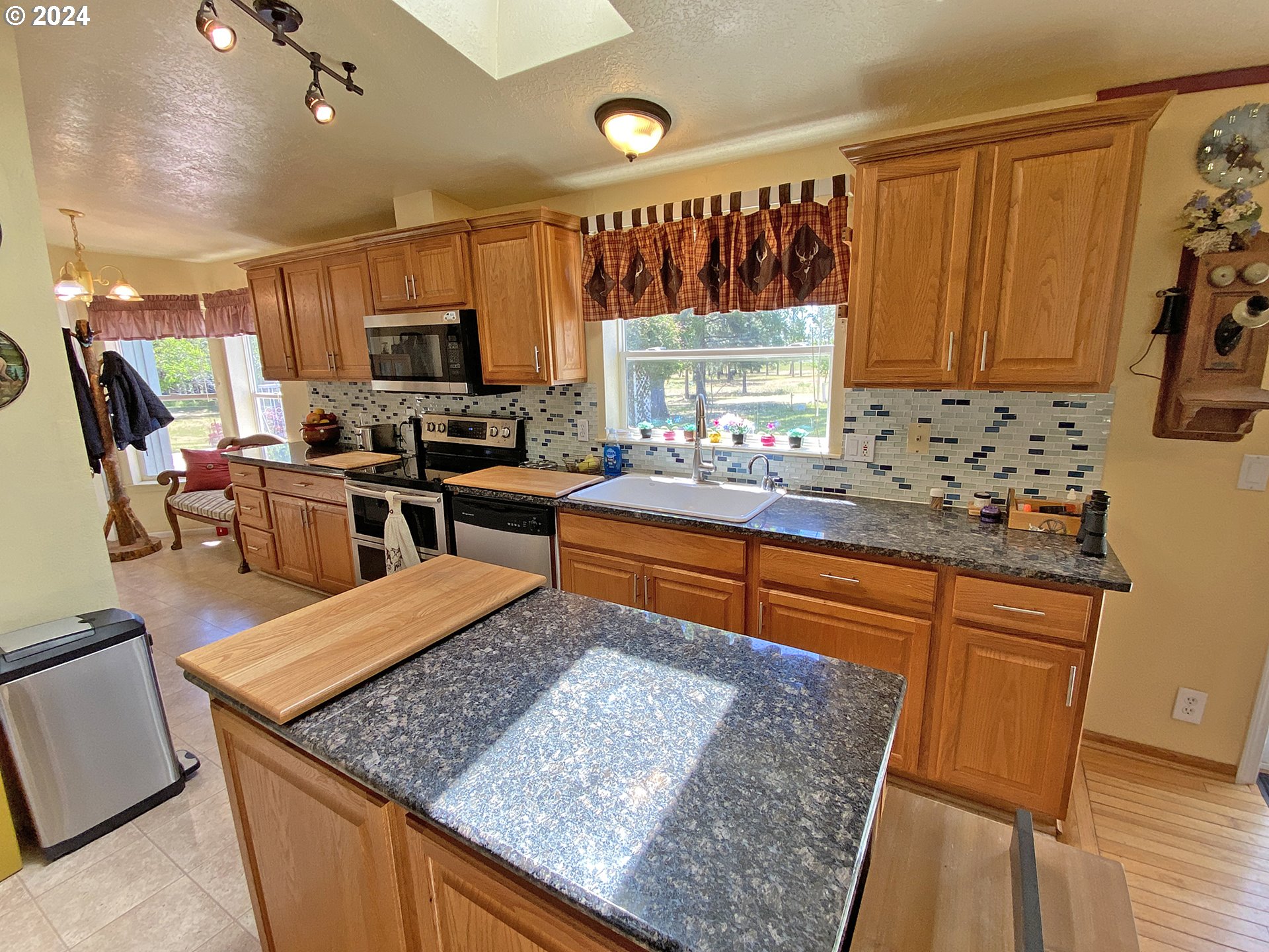 14 Old Cabin RD