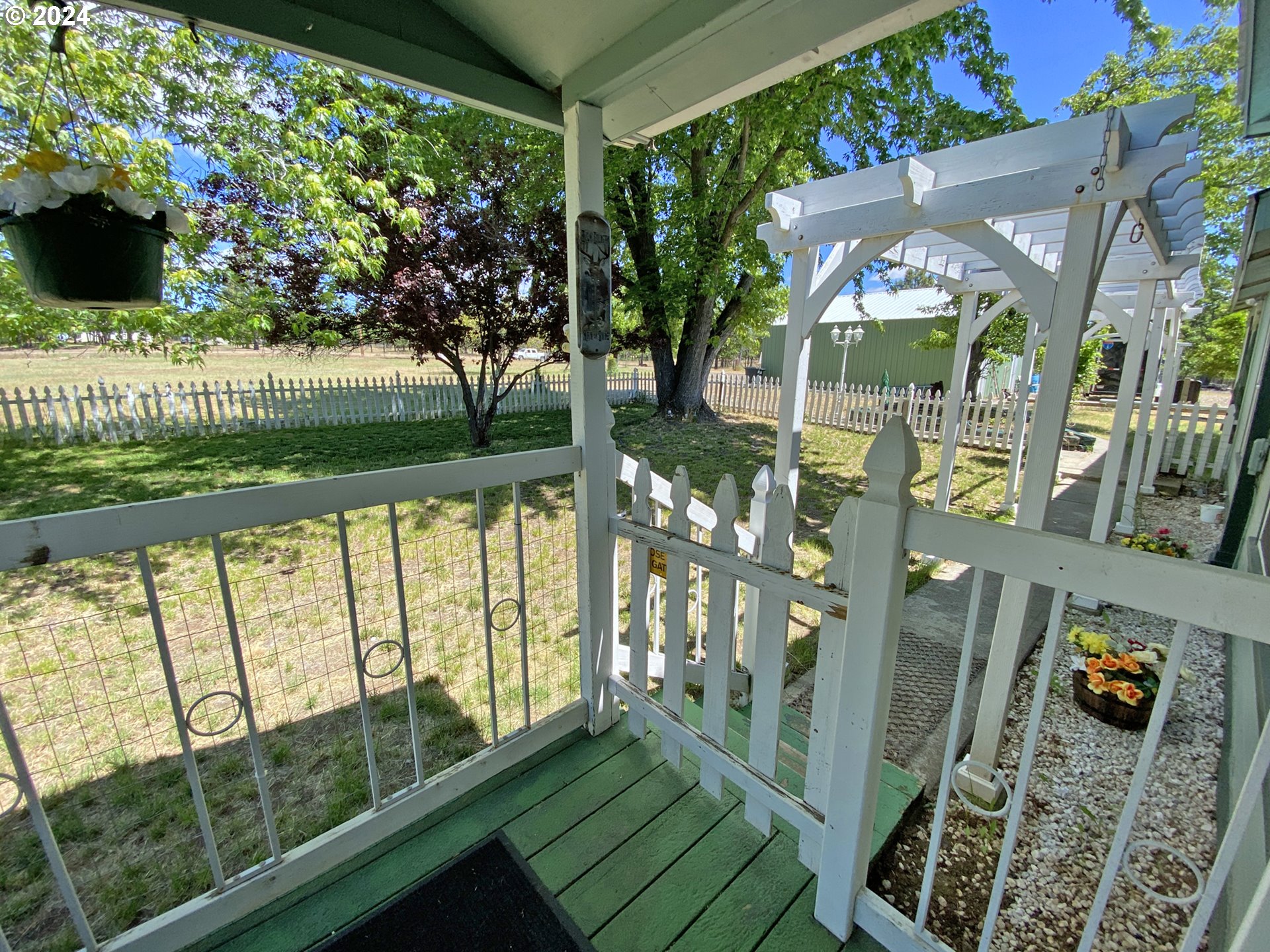 14 Old Cabin RD