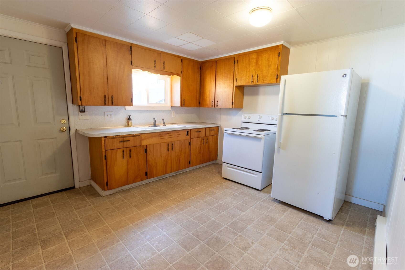 319 S Tonasket Avenue