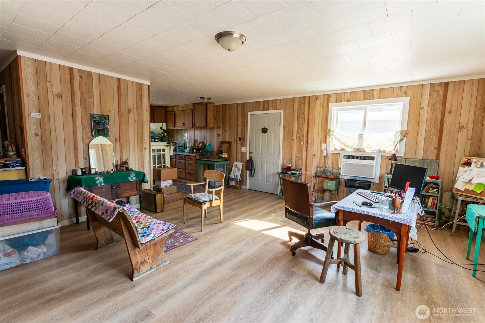 319 S Tonasket Avenue