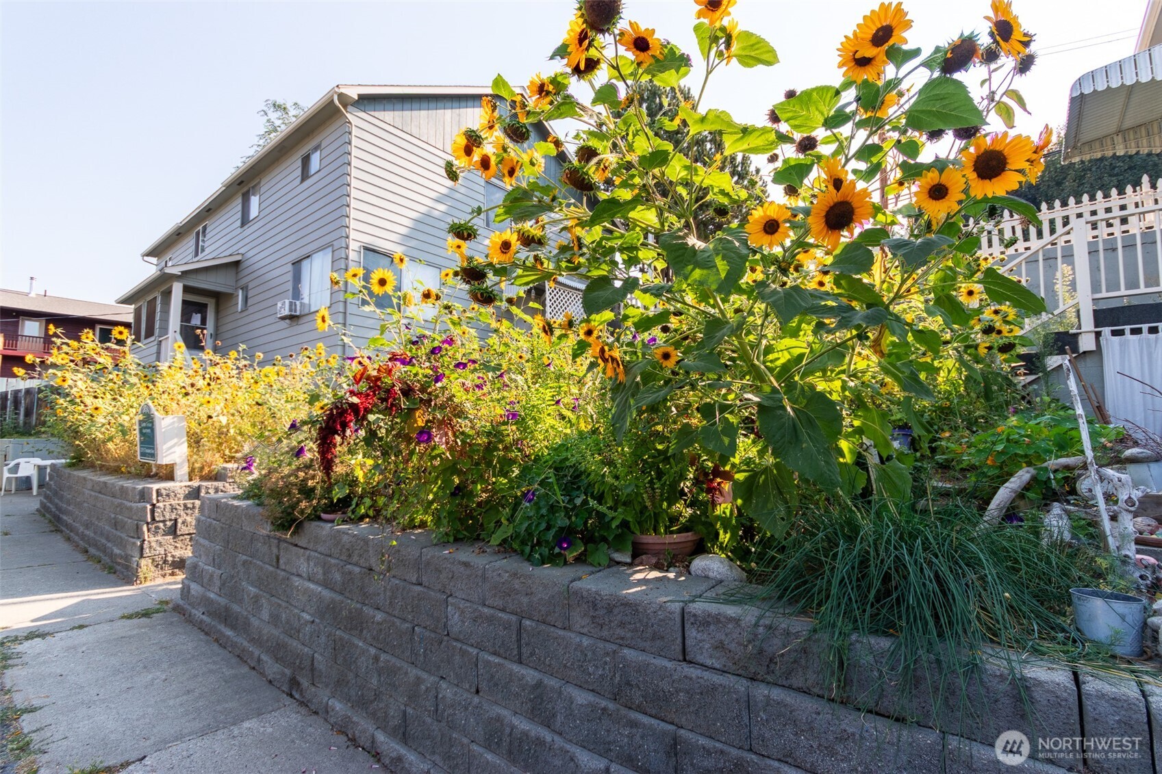 319 S Tonasket Avenue