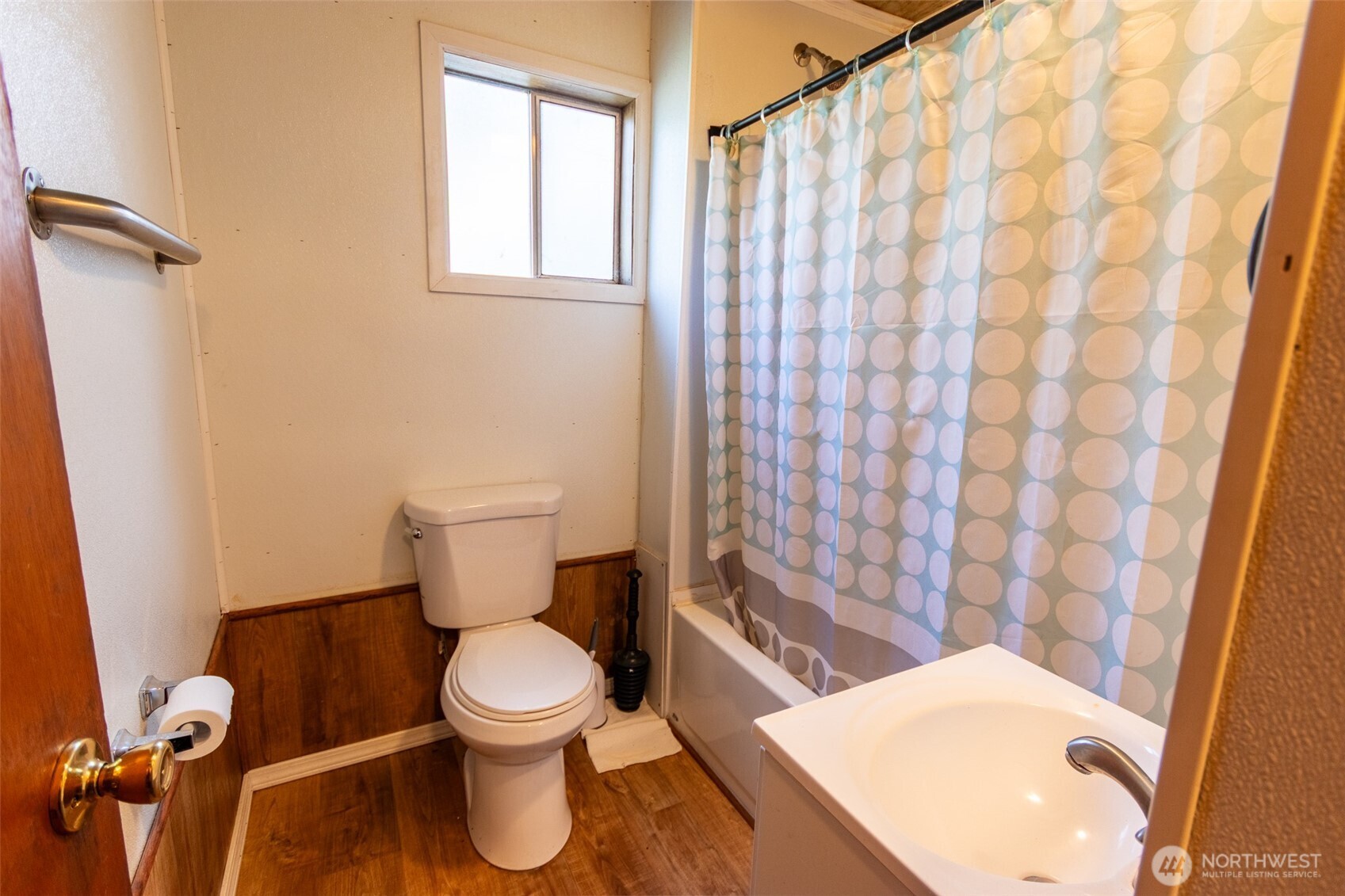 319 S Tonasket Avenue