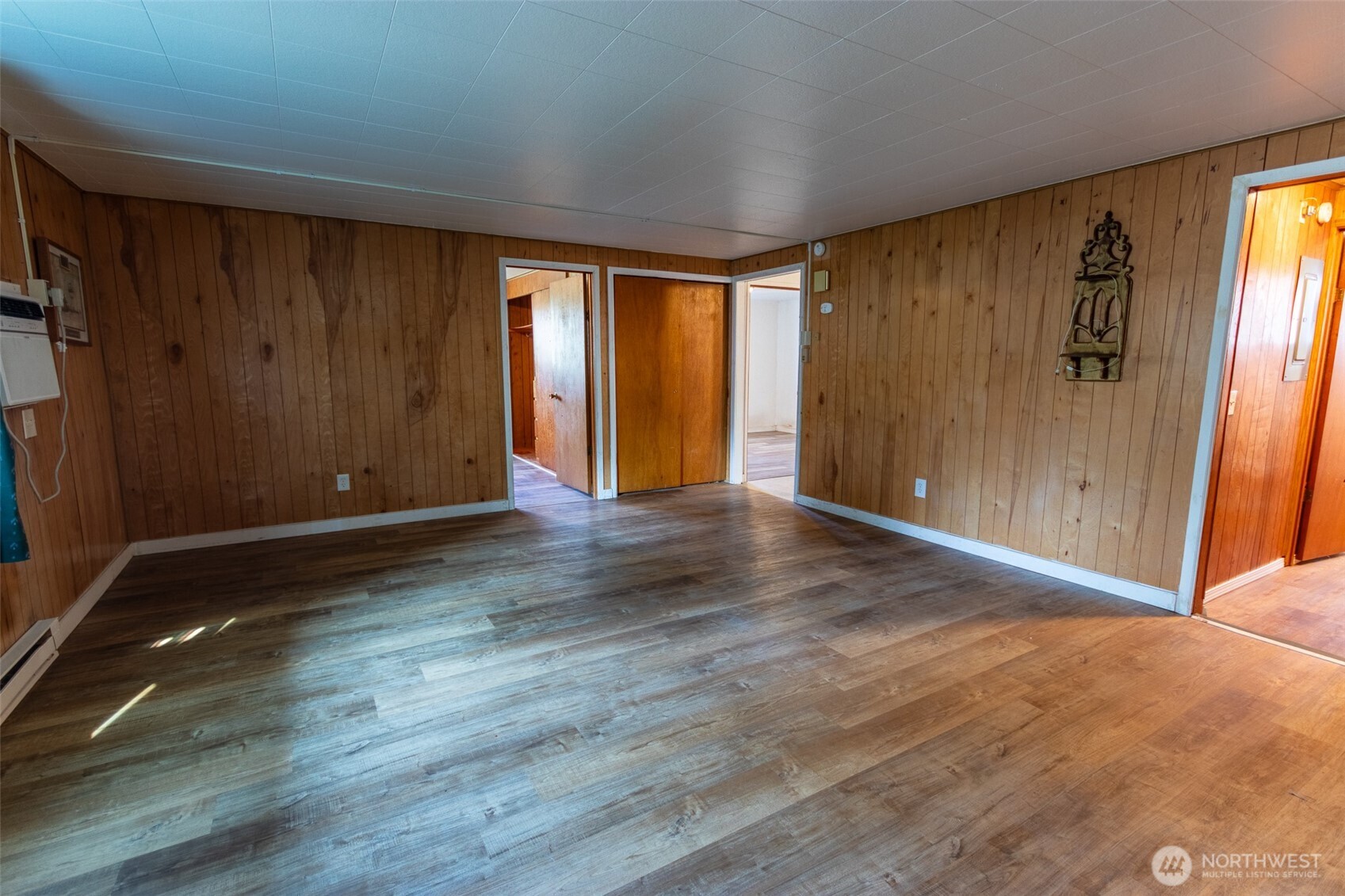 319 S Tonasket Avenue