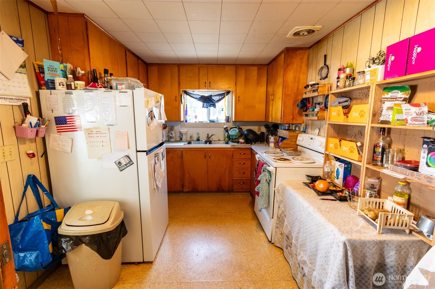 319 S Tonasket Avenue