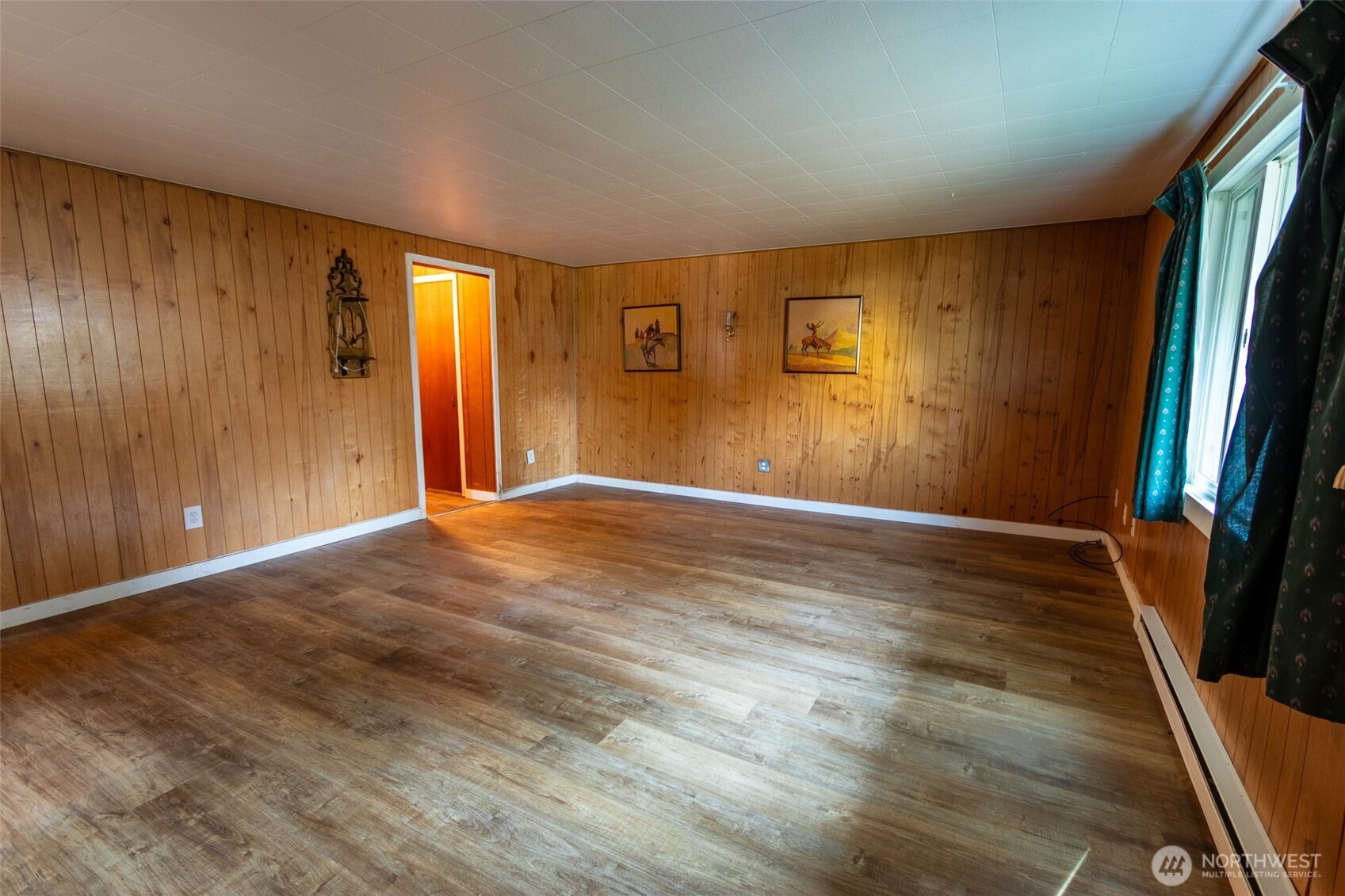 319 S Tonasket Avenue