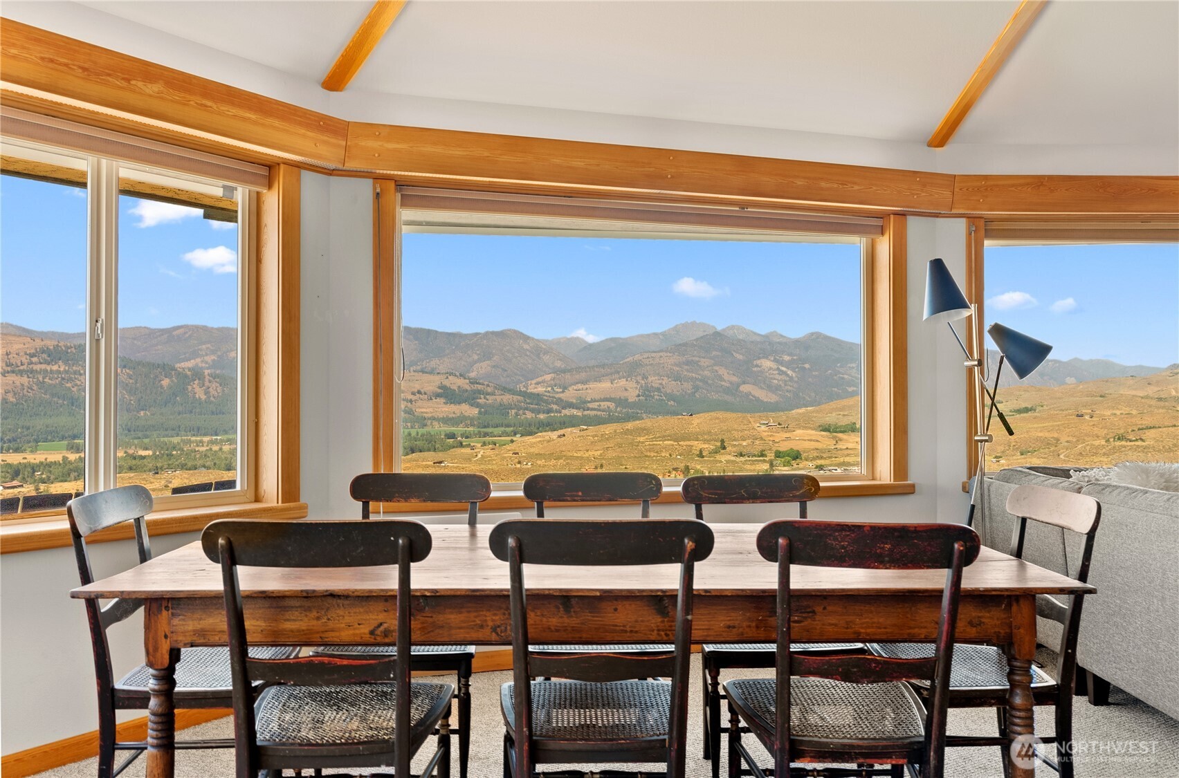 25 Deer Trails Way