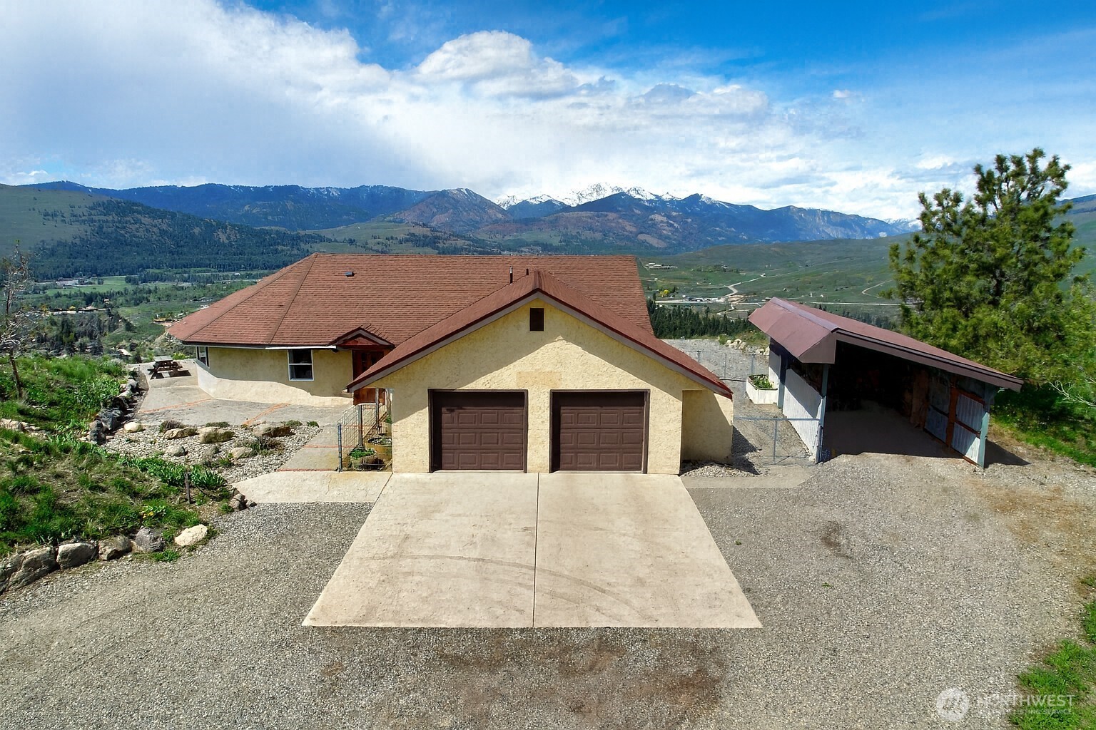 25 Deer Trails Way