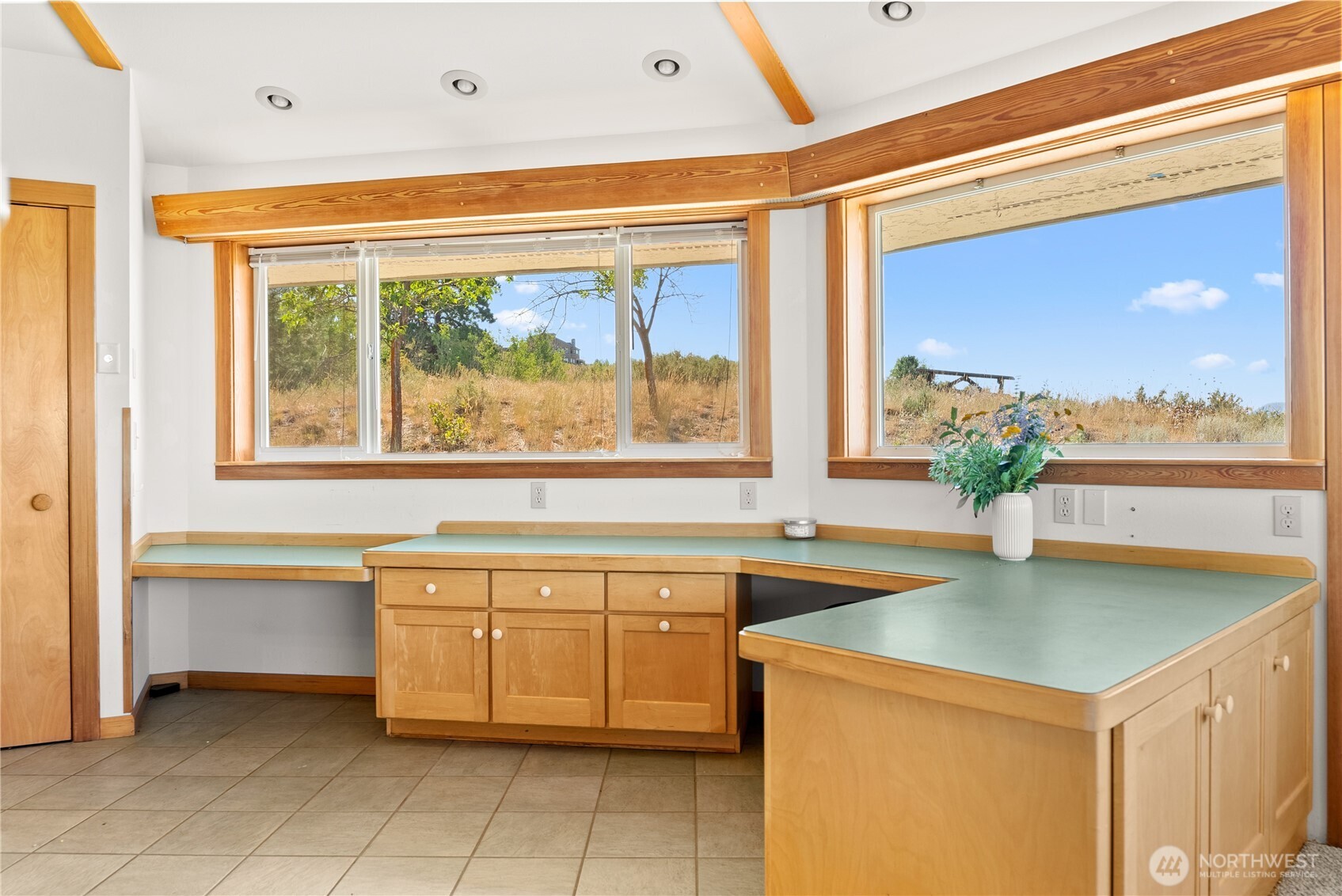 25 Deer Trails Way