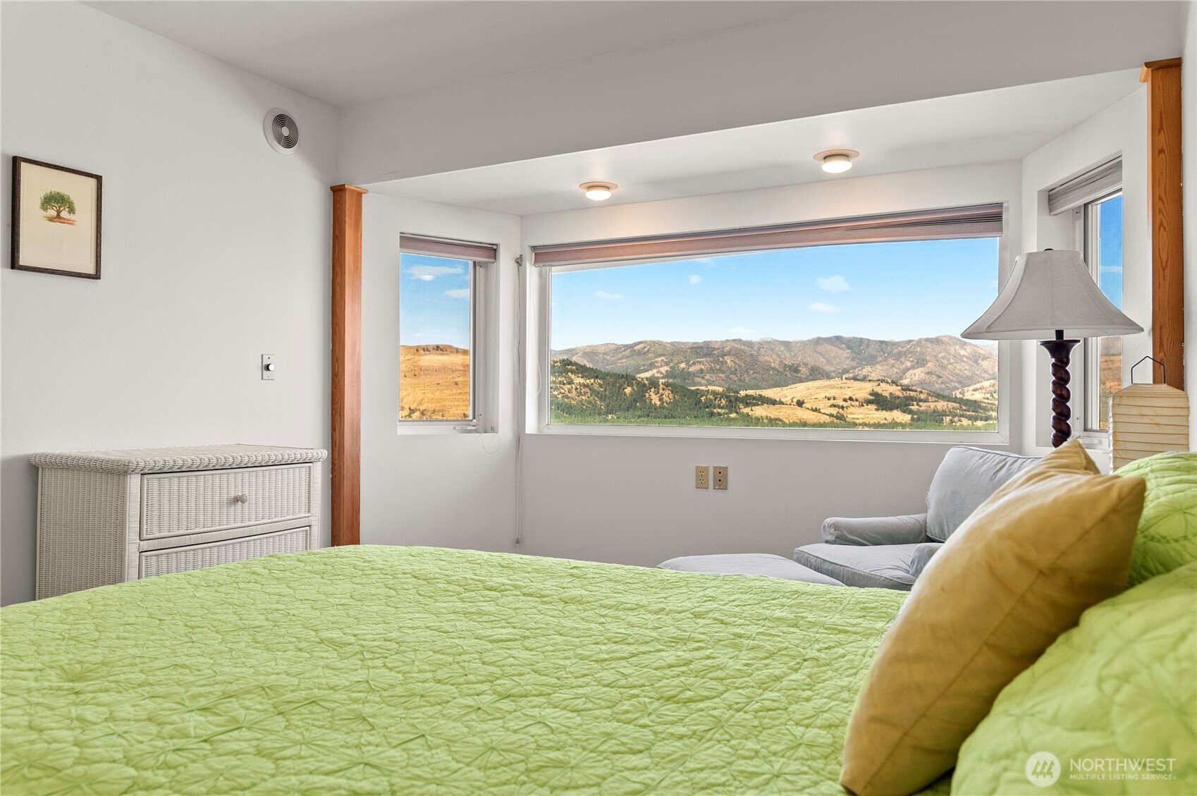 25 Deer Trails Way