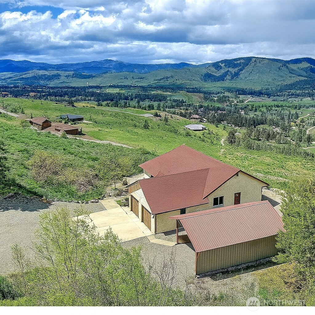 25 Deer Trails Way