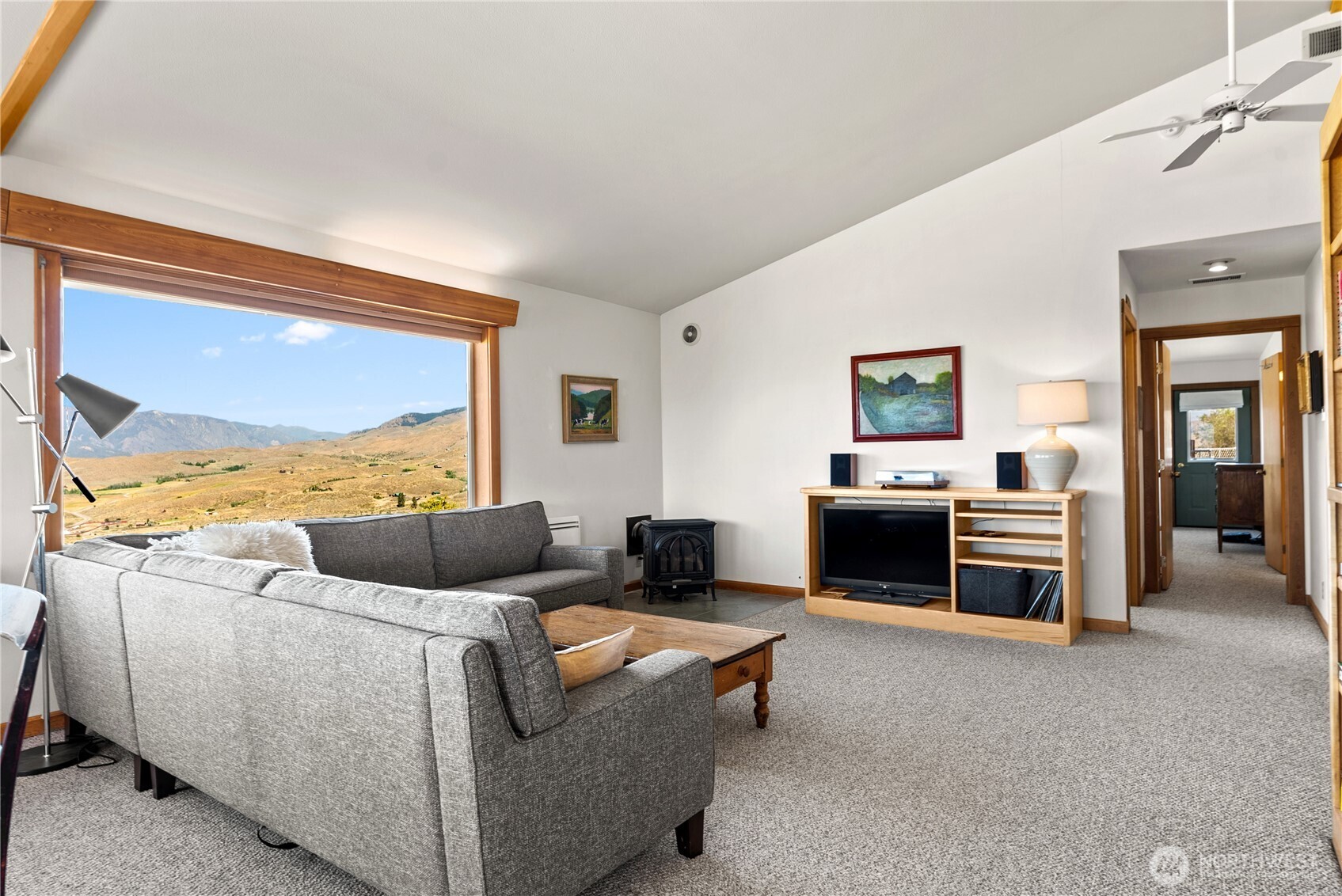25 Deer Trails Way