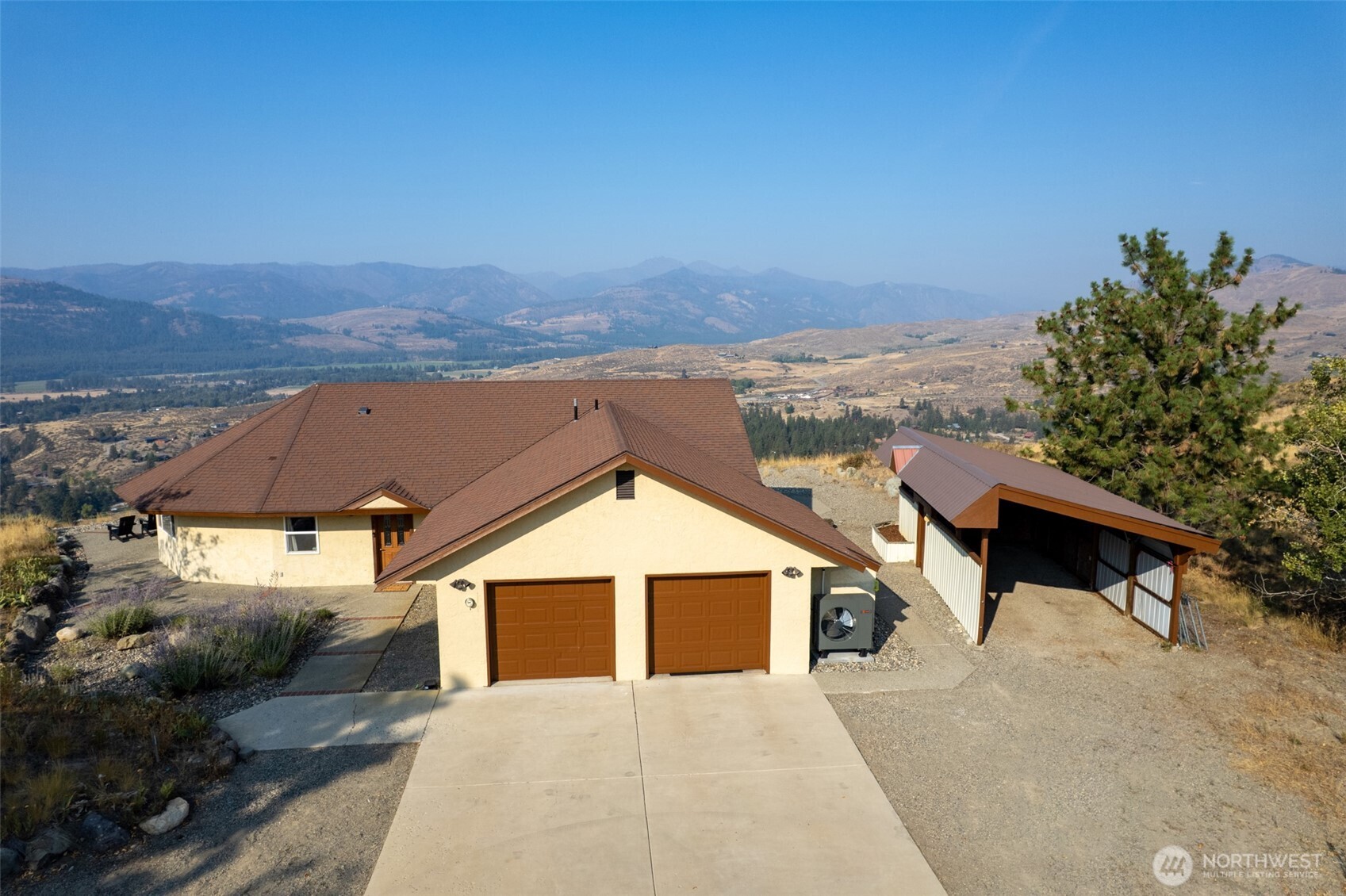 25 Deer Trails Way