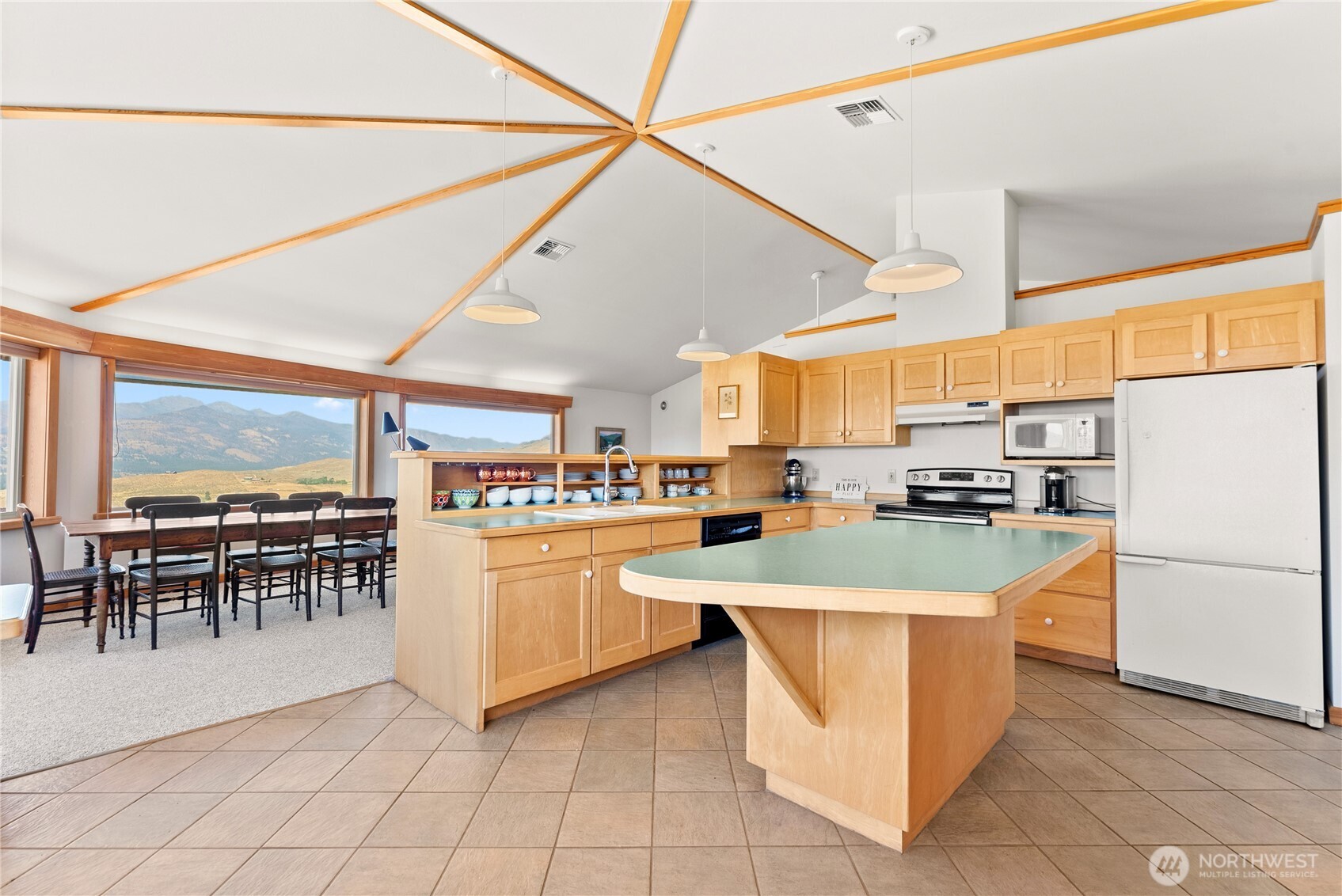 25 Deer Trails Way