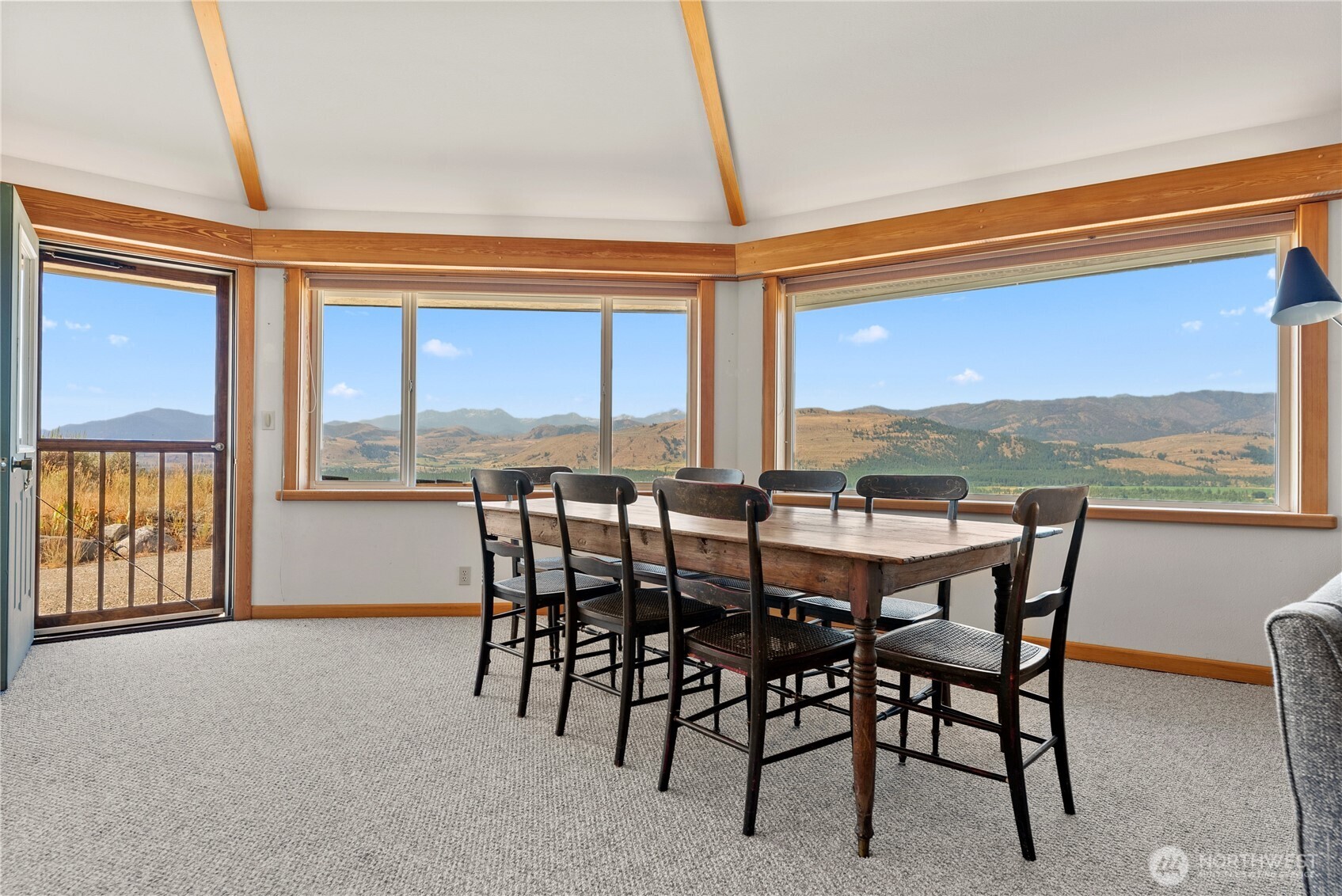 25 Deer Trails Way