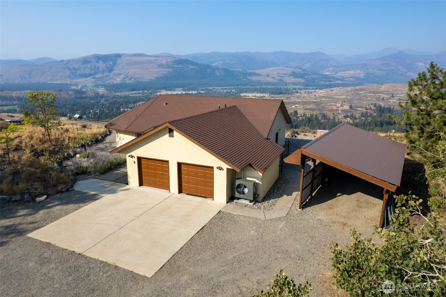 25 Deer Trails Way
