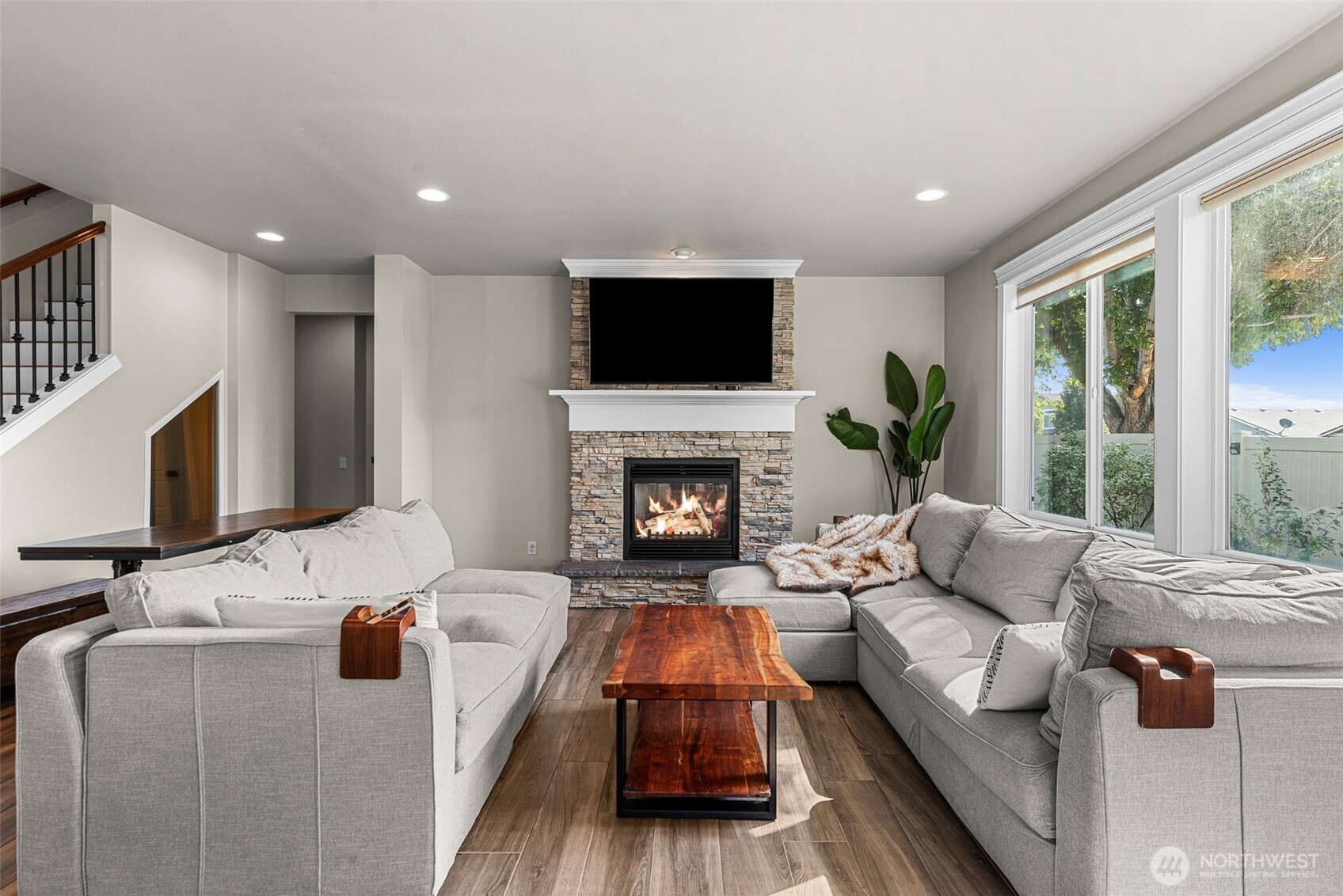 1347 Boulder Loop