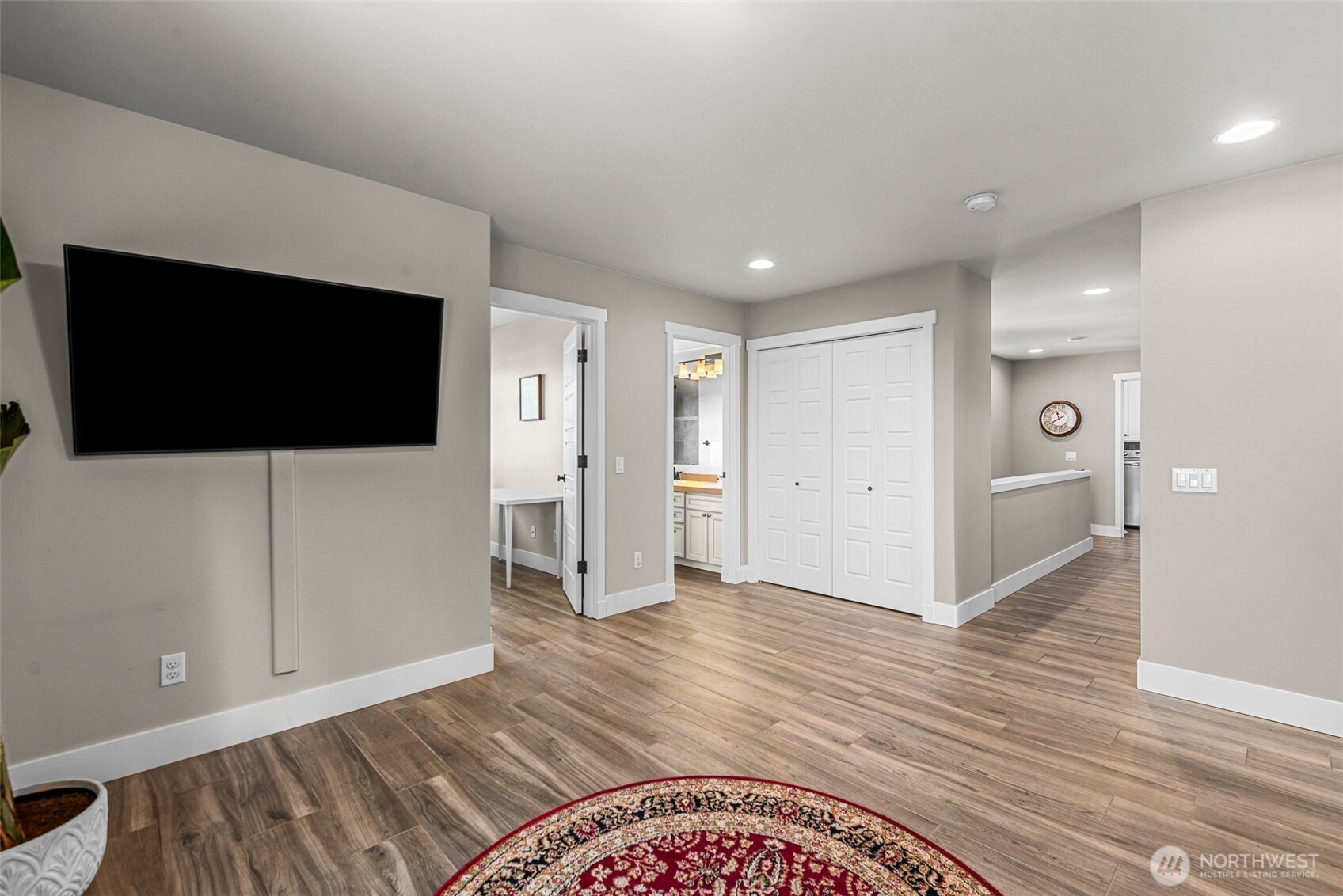 1347 Boulder Loop