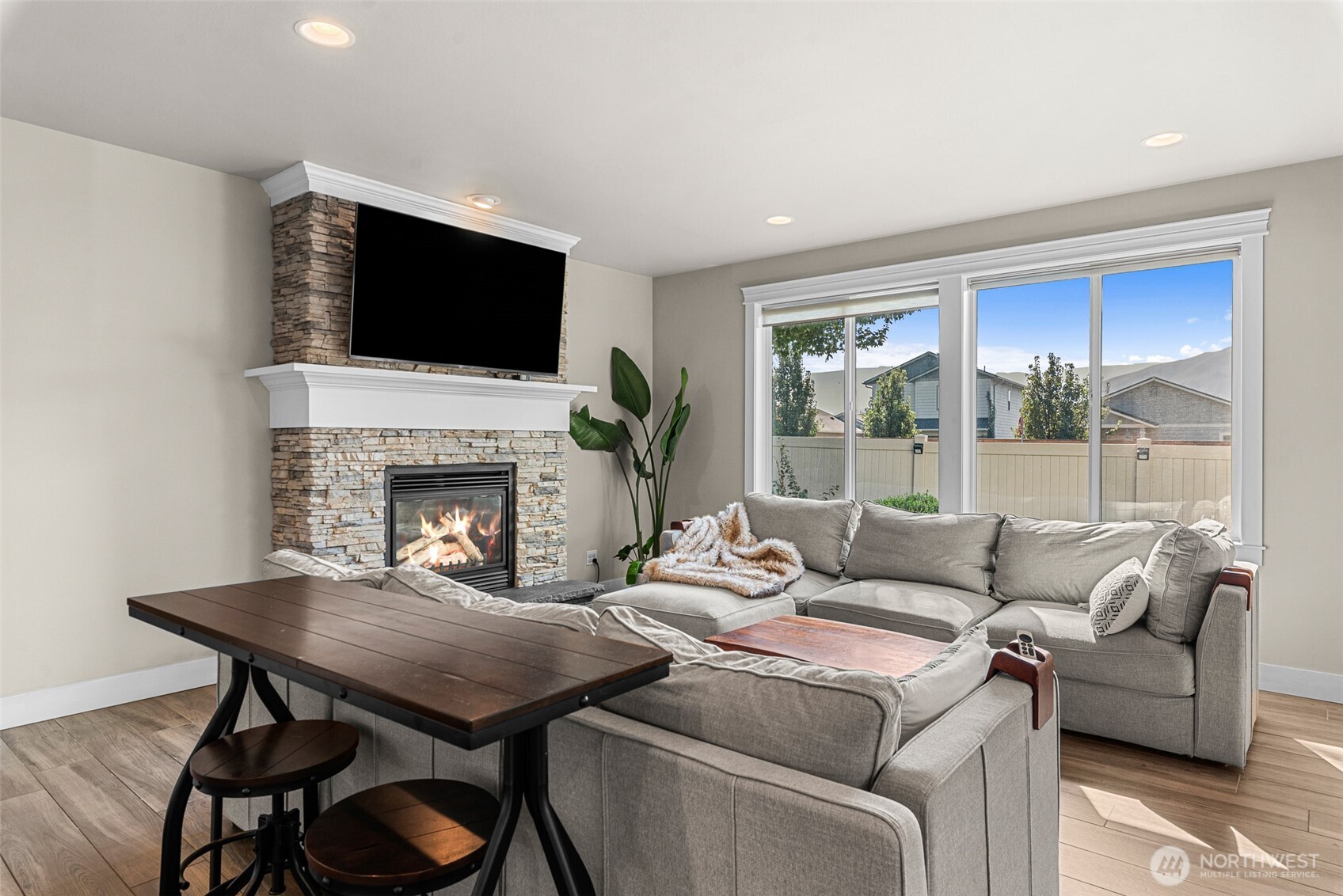 1347 Boulder Loop