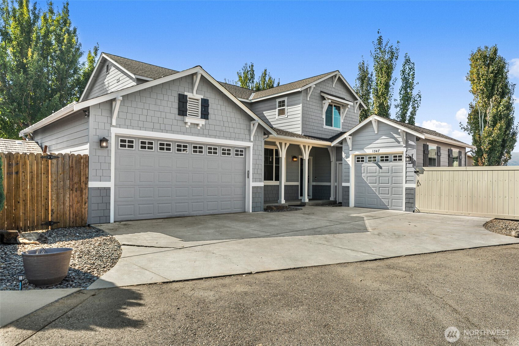 1347 Boulder Loop