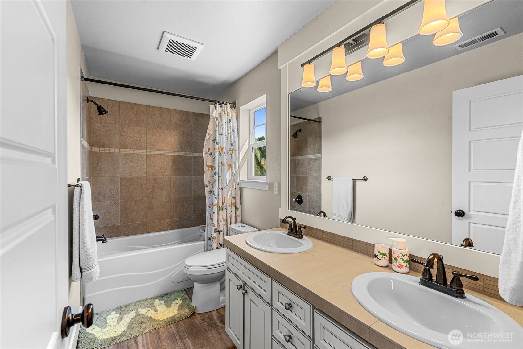 1347 Boulder Loop