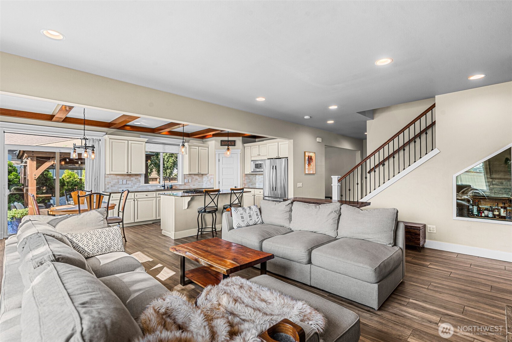 1347 Boulder Loop