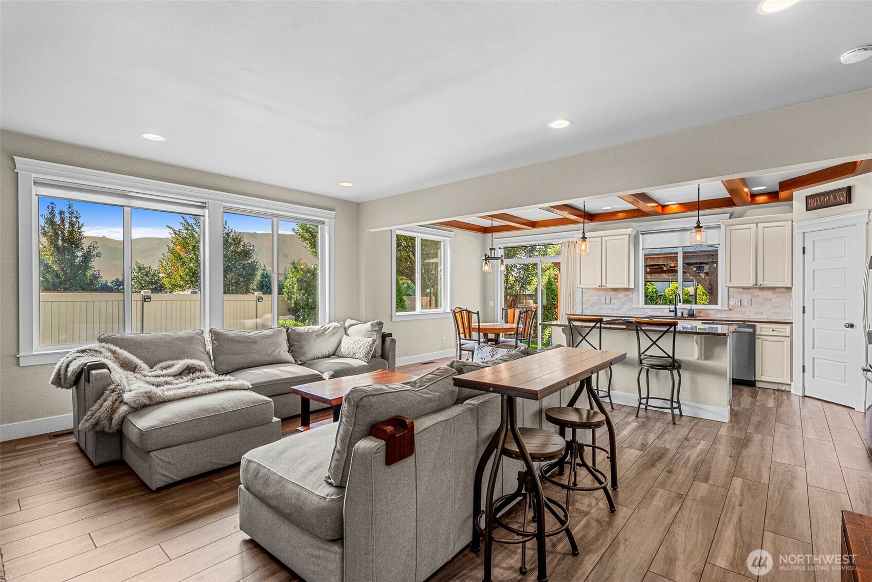 1347 Boulder Loop