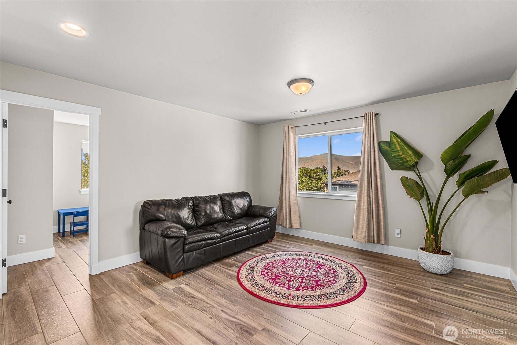1347 Boulder Loop