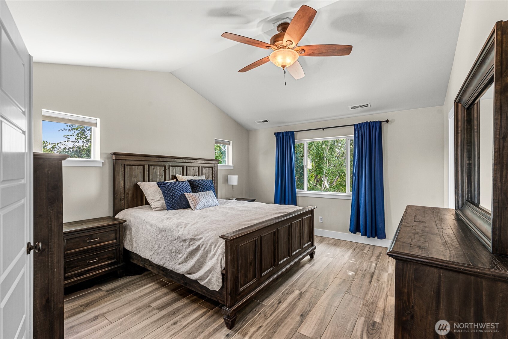 1347 Boulder Loop