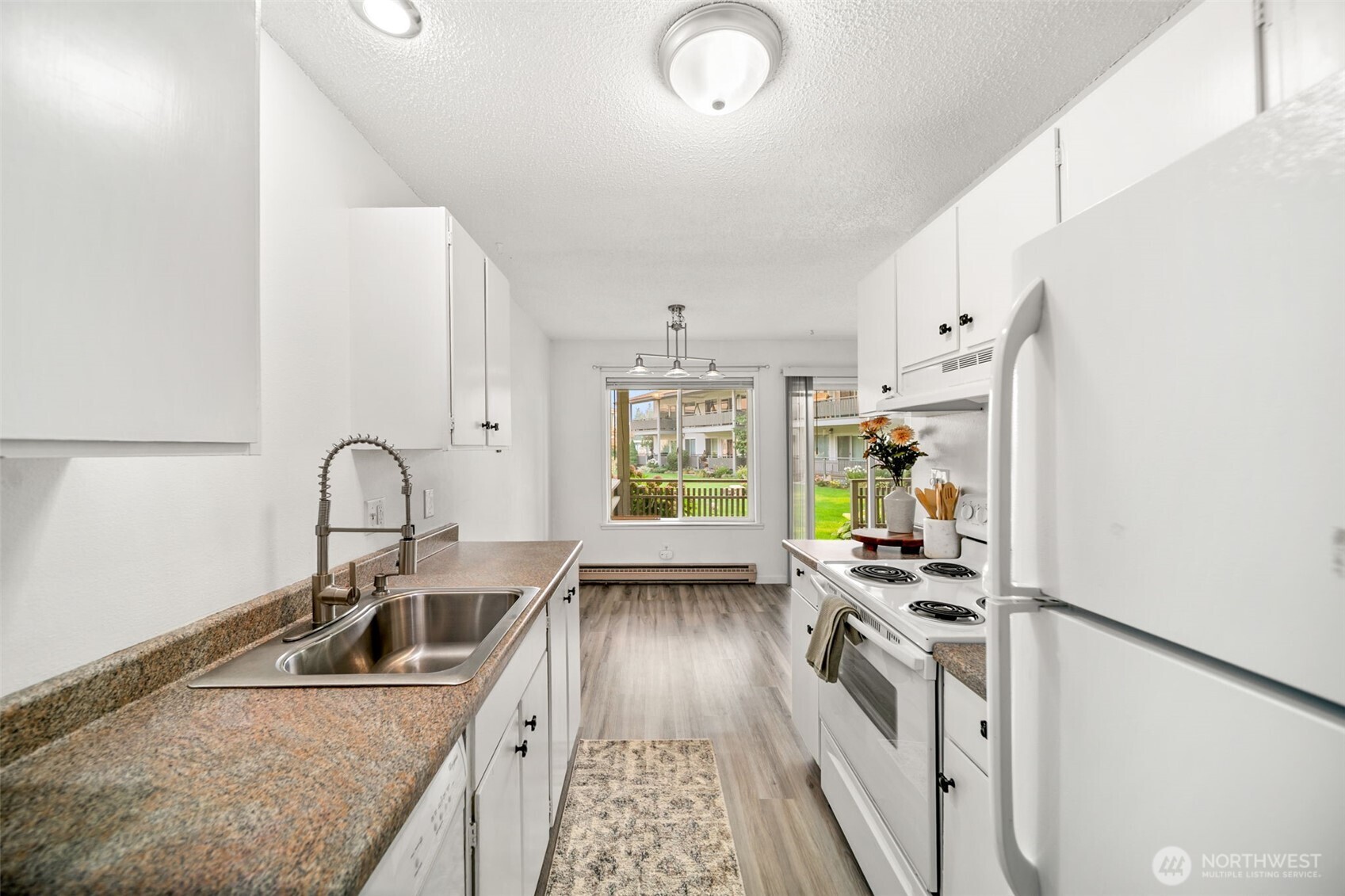 10 S Cove Ave Unit: 19