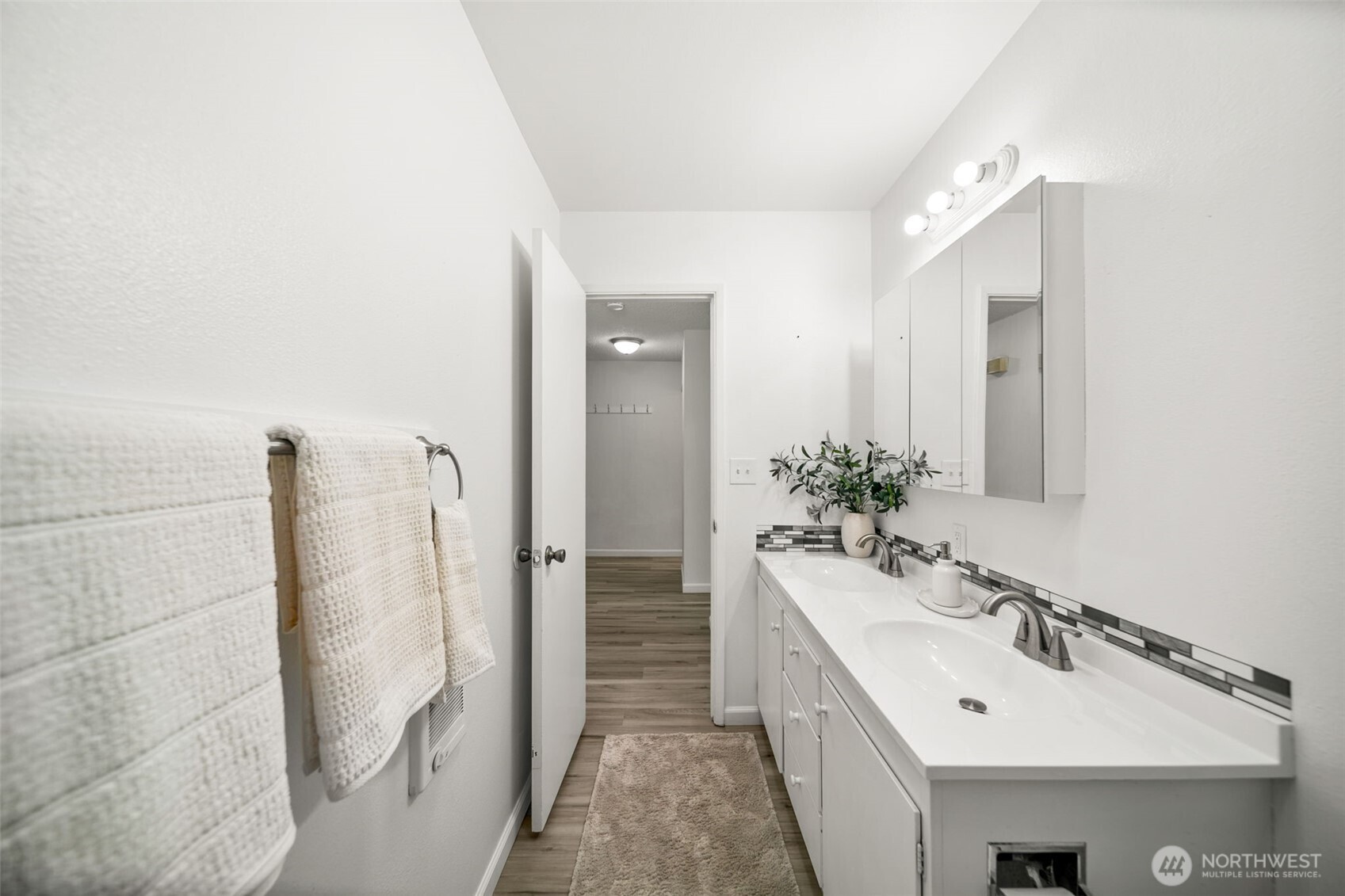 10 S Cove Ave Unit: 19