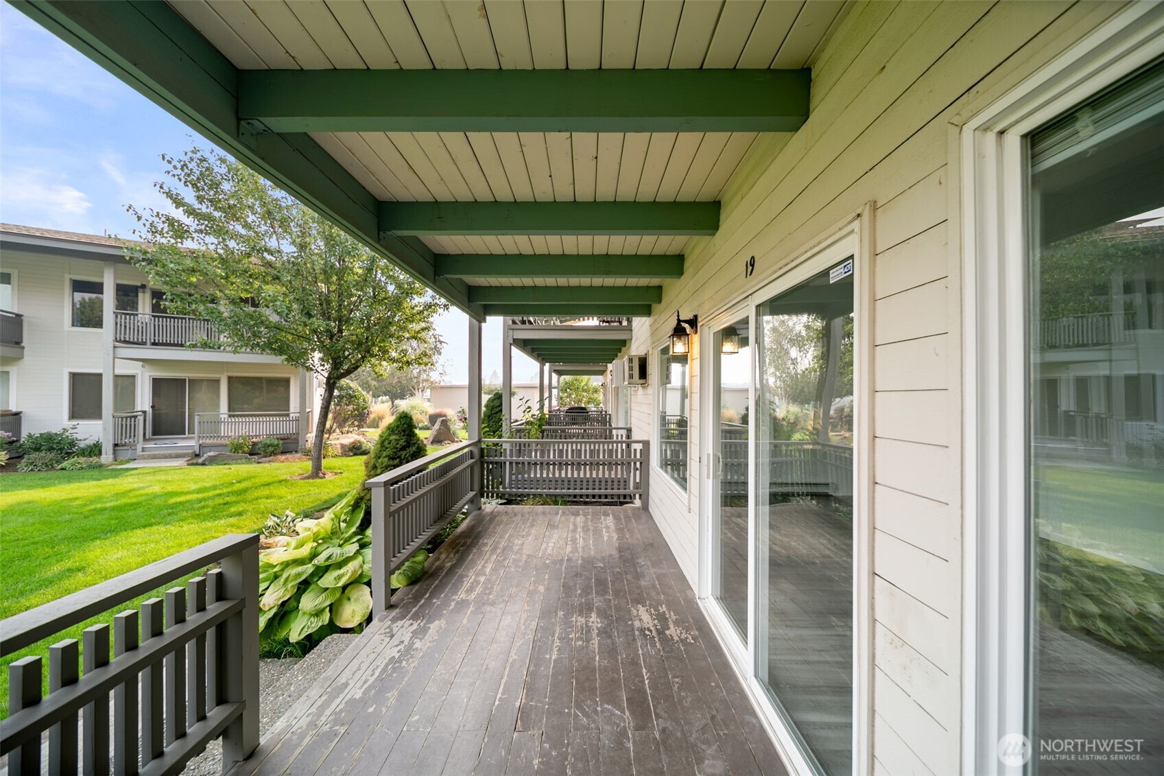 10 S Cove Ave Unit: 19