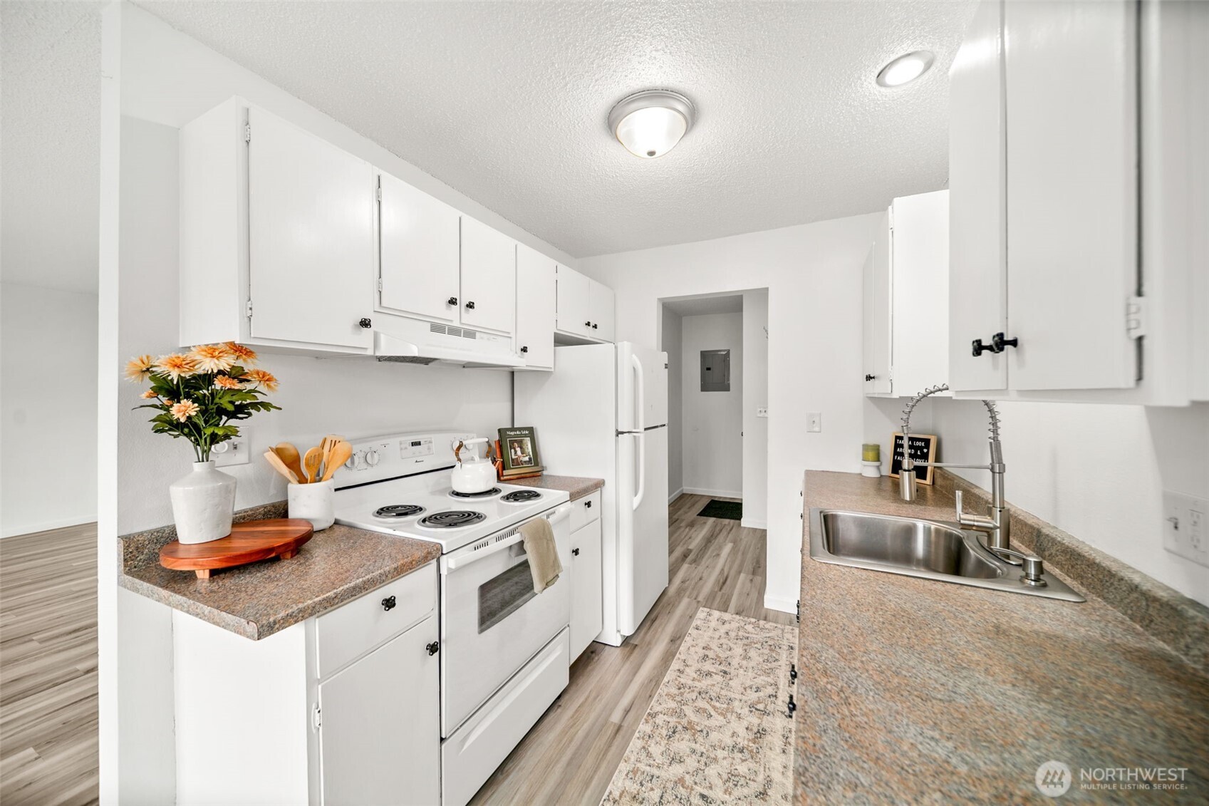 10 S Cove Ave Unit: 19
