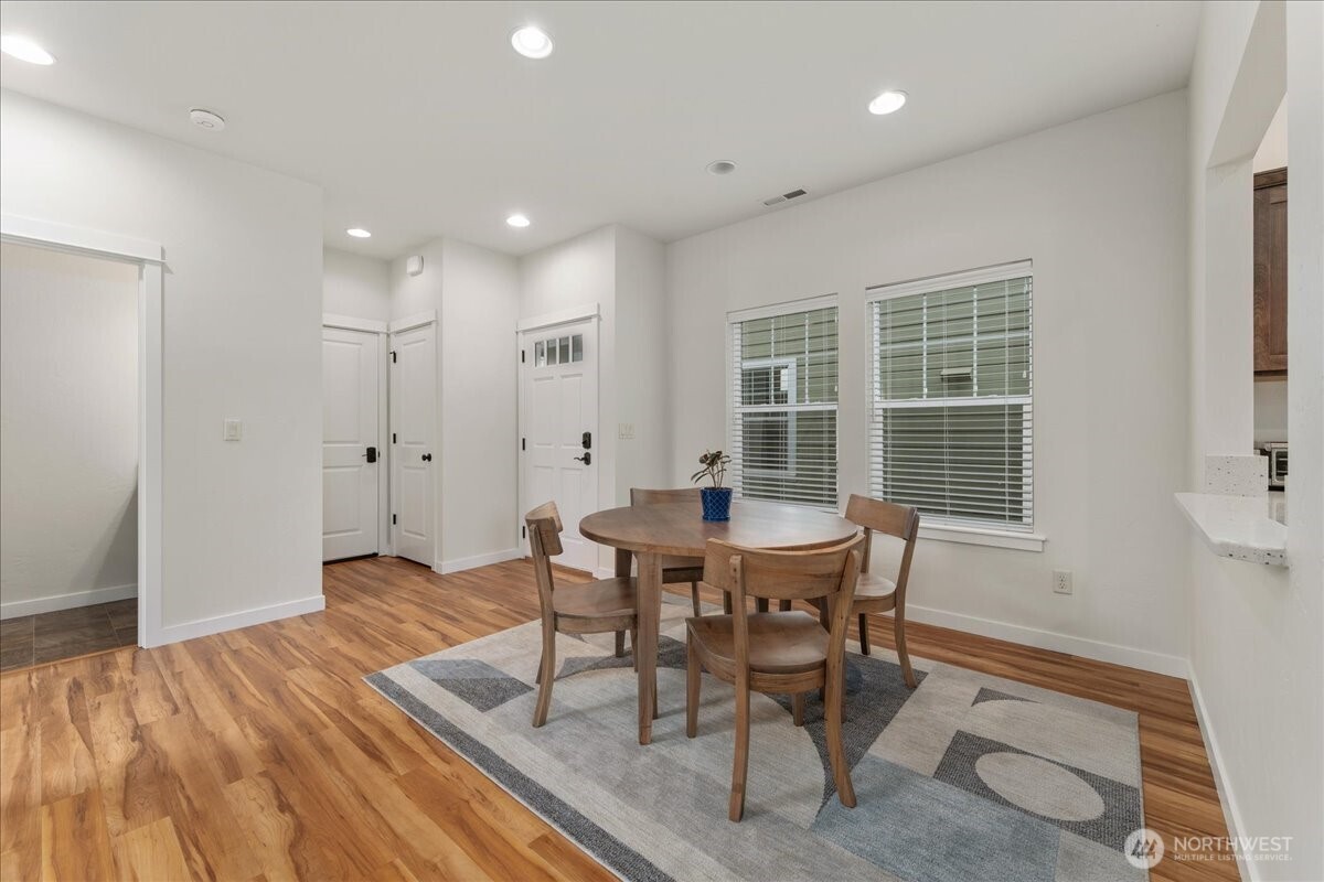 2452 NW Columbia Avenue Unit: 25