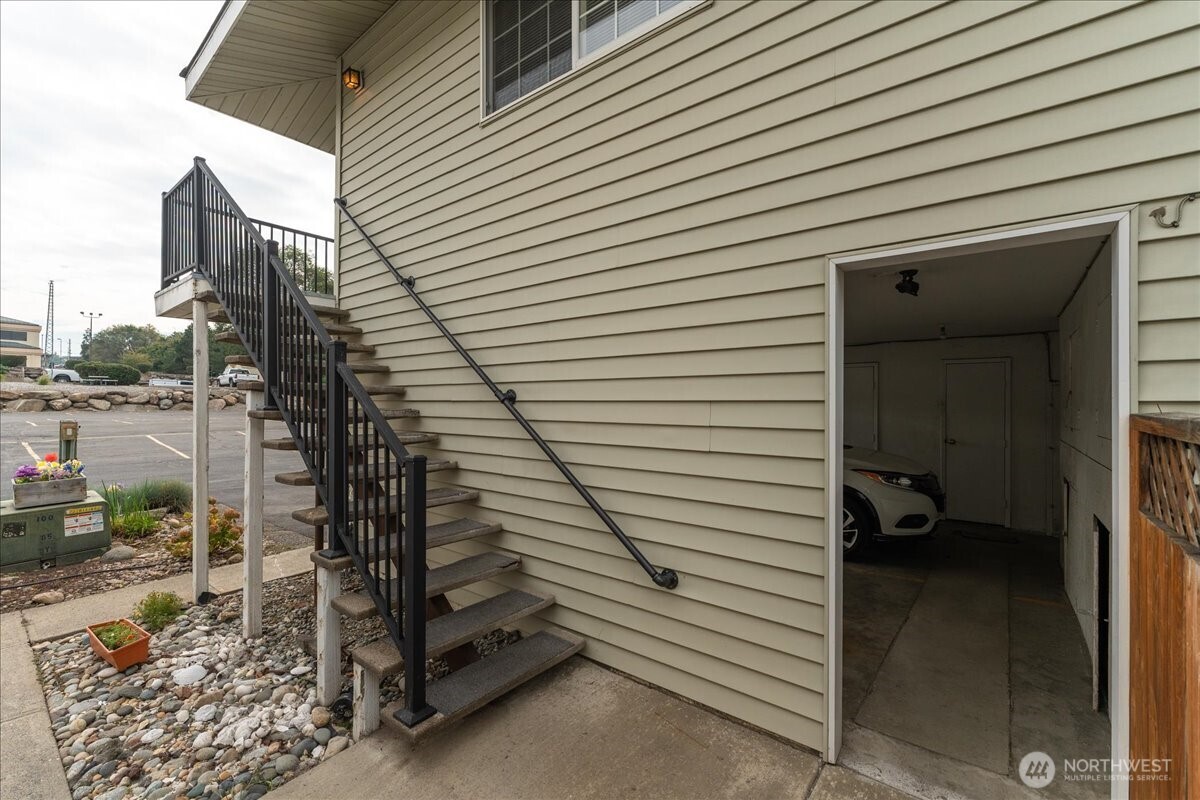 100 Simon Street Unit: 40